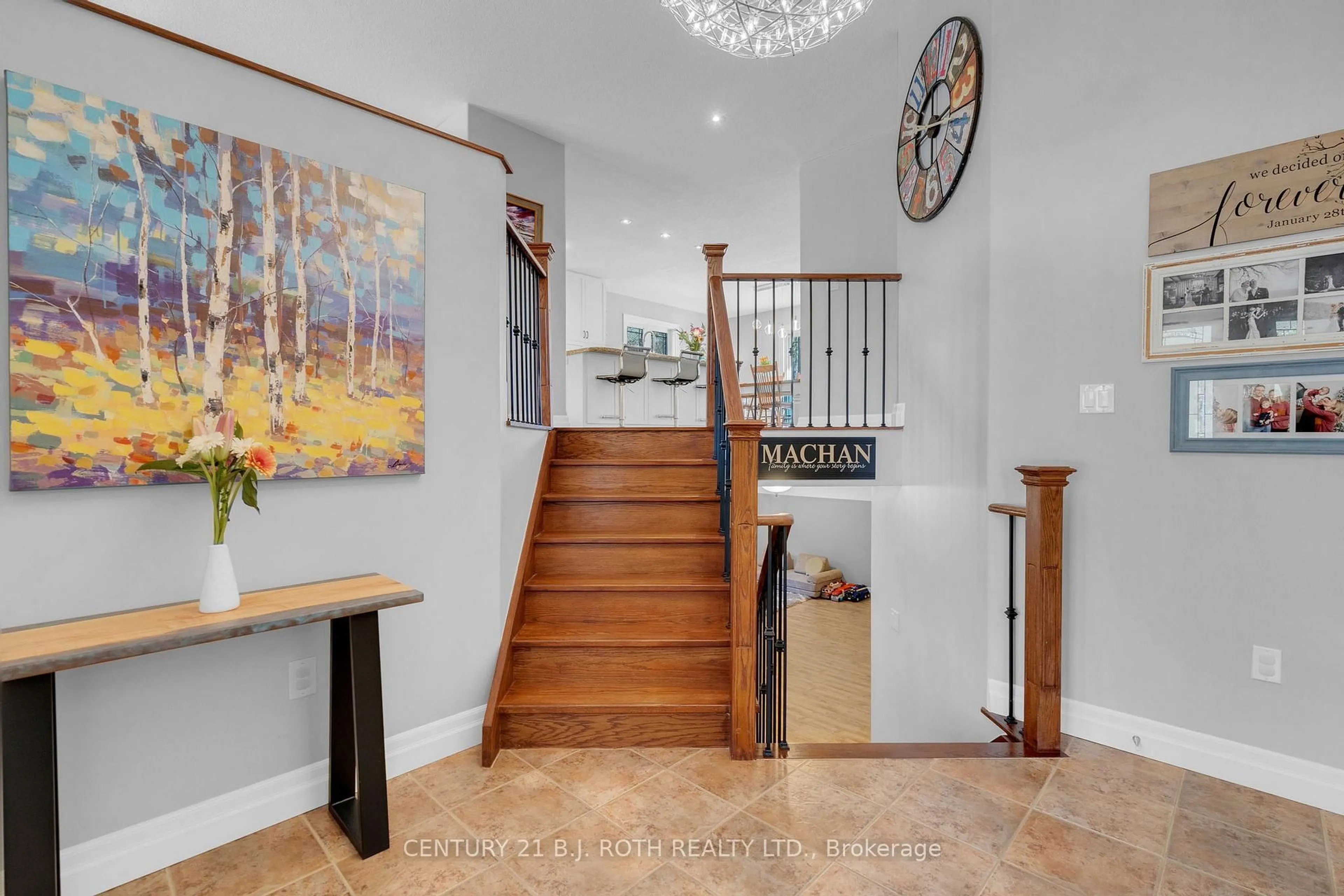 Indoor entryway for 97 Emilio Pl, Tiny Ontario L0L 2T0