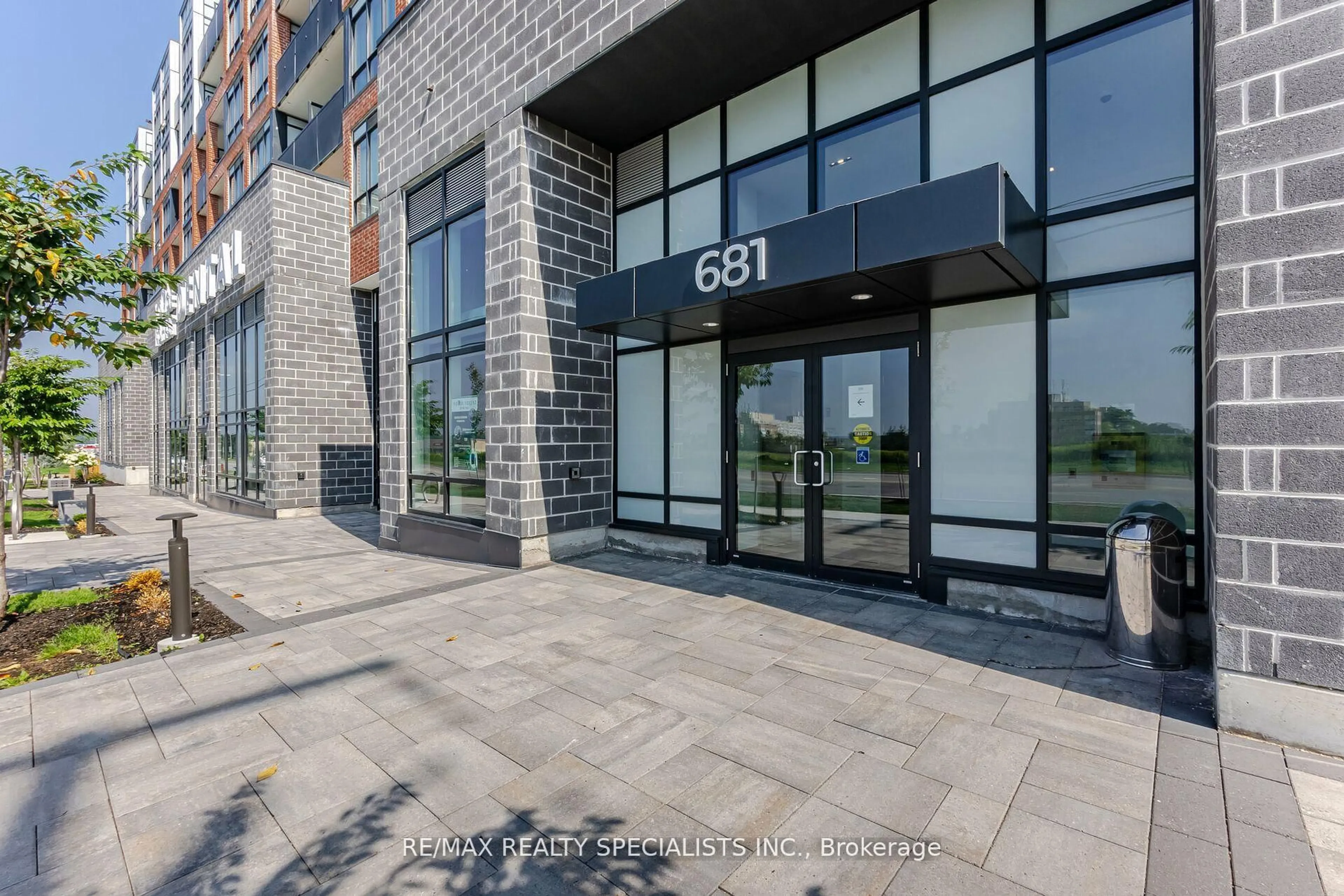 Unknown for 681 Yonge St #108, Barrie Ontario L4N 4E8
