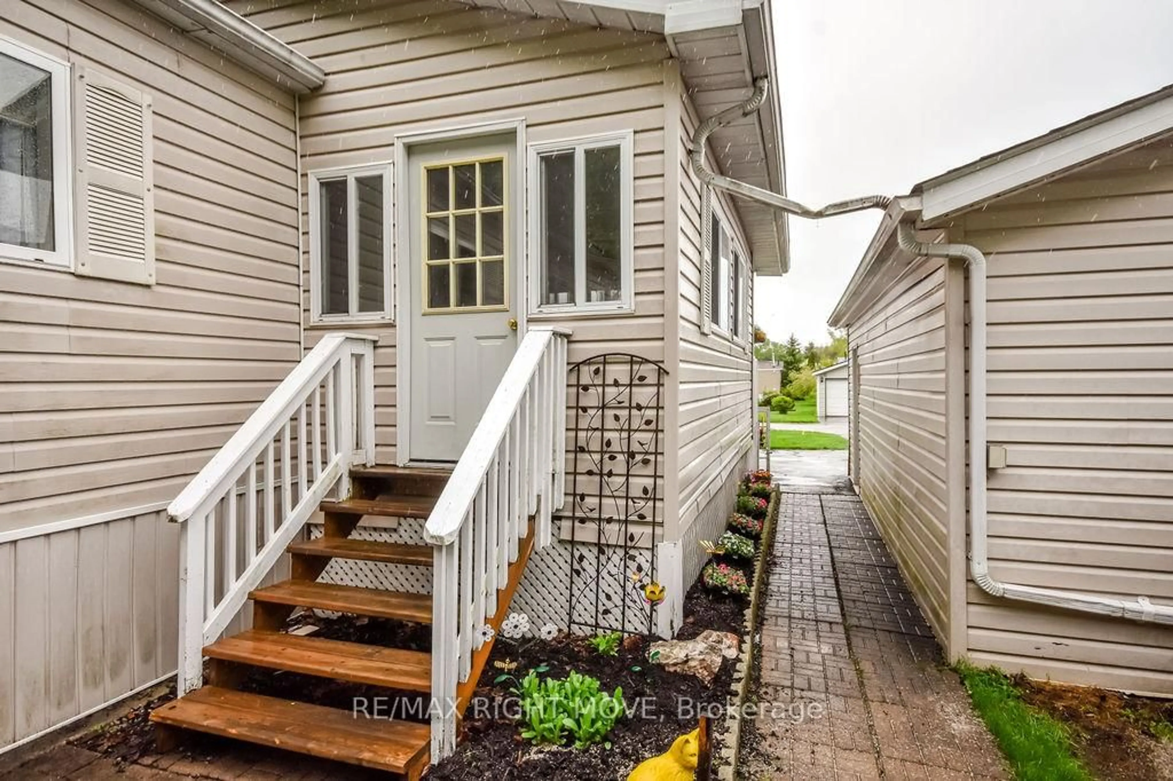 Unknown for 1407 Fox Rd, Severn Ontario L3V 0V4