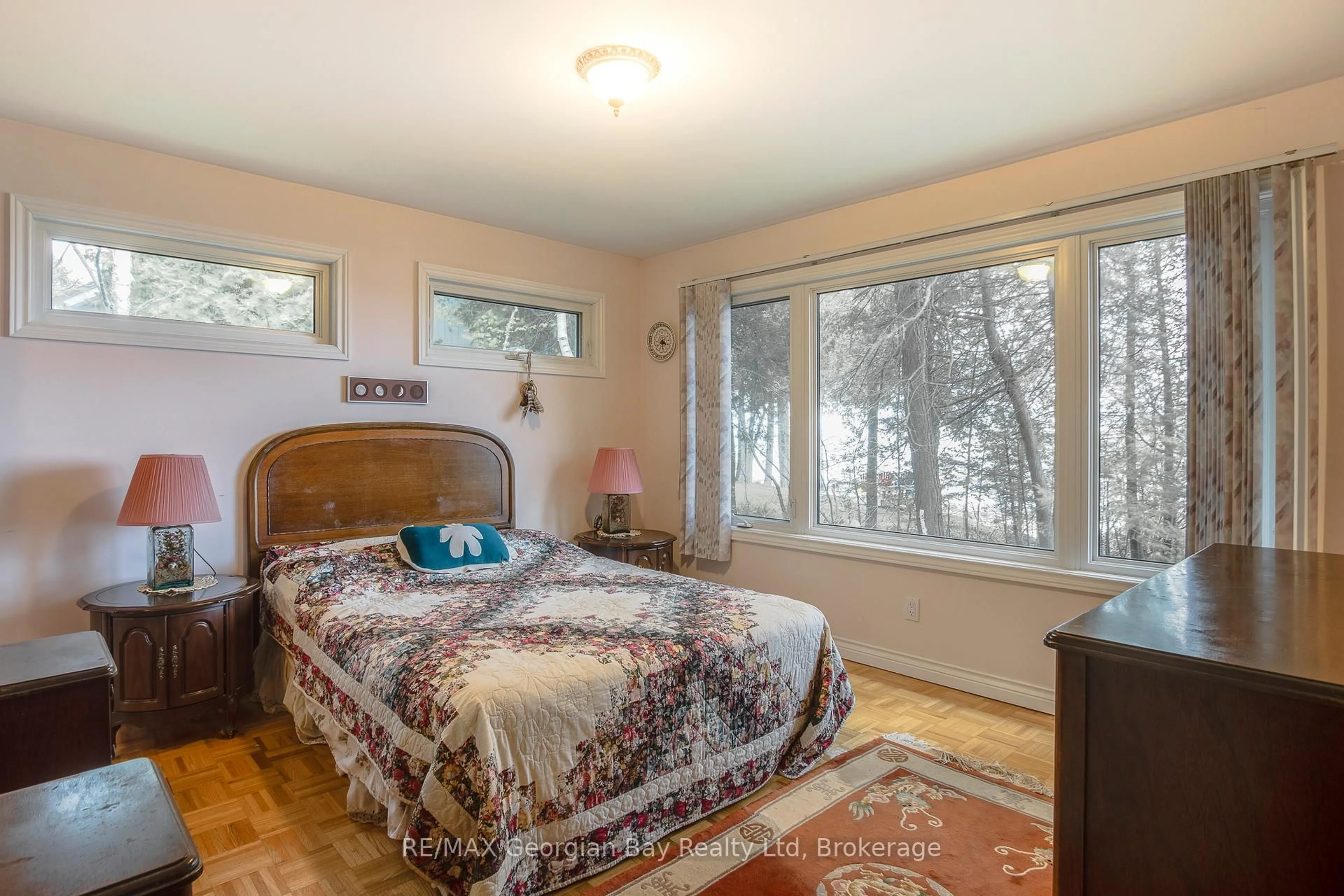 Bedroom with bed, unknown for 25 Couchiching Cres, Tiny Ontario L9M 0C6