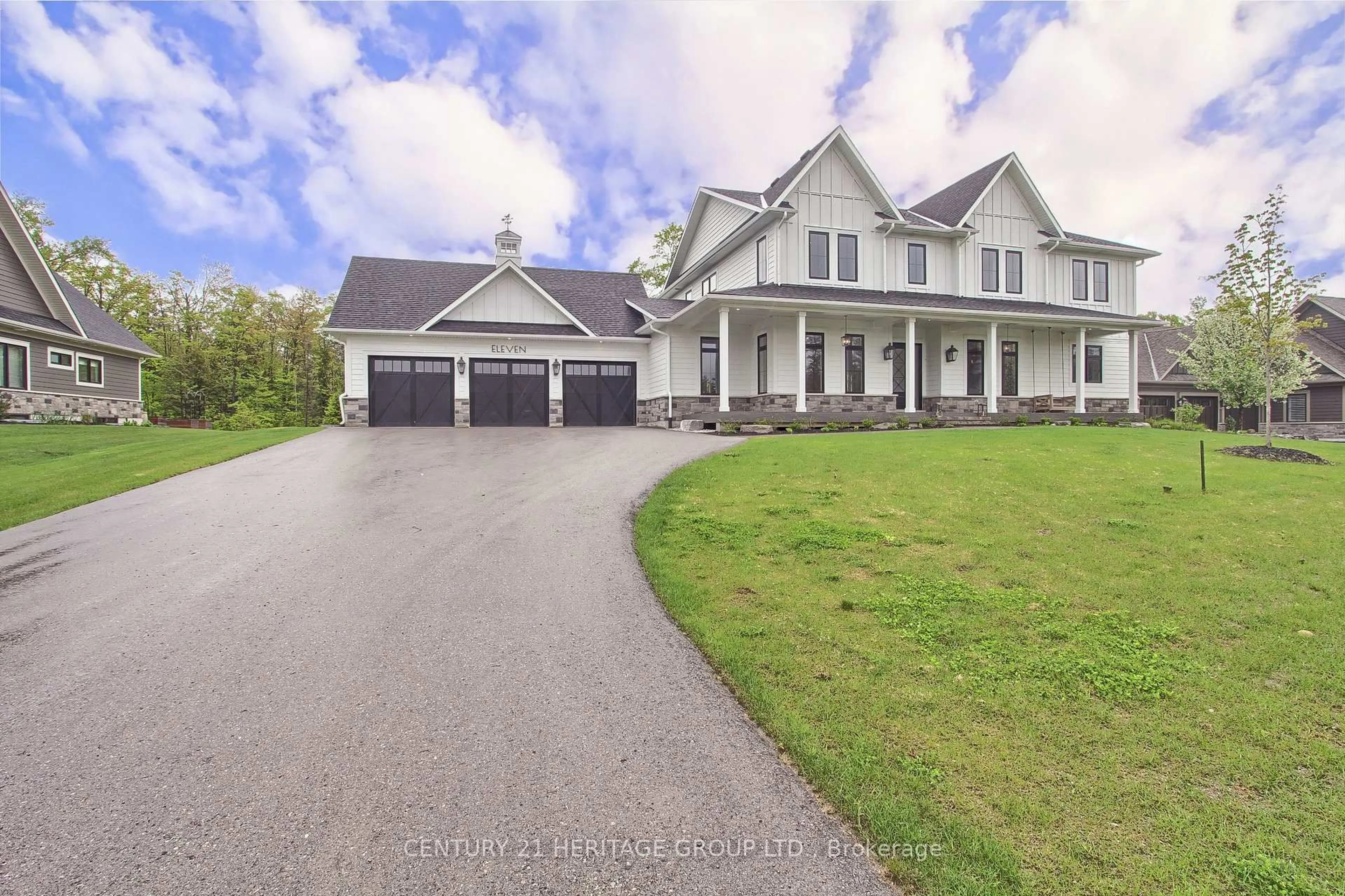 A pic from outside/outdoor area/front of a property/back of a property/a pic from drone, street for 11 Oldenburg Crt, Oro-Medonte Ontario L0K 1E0