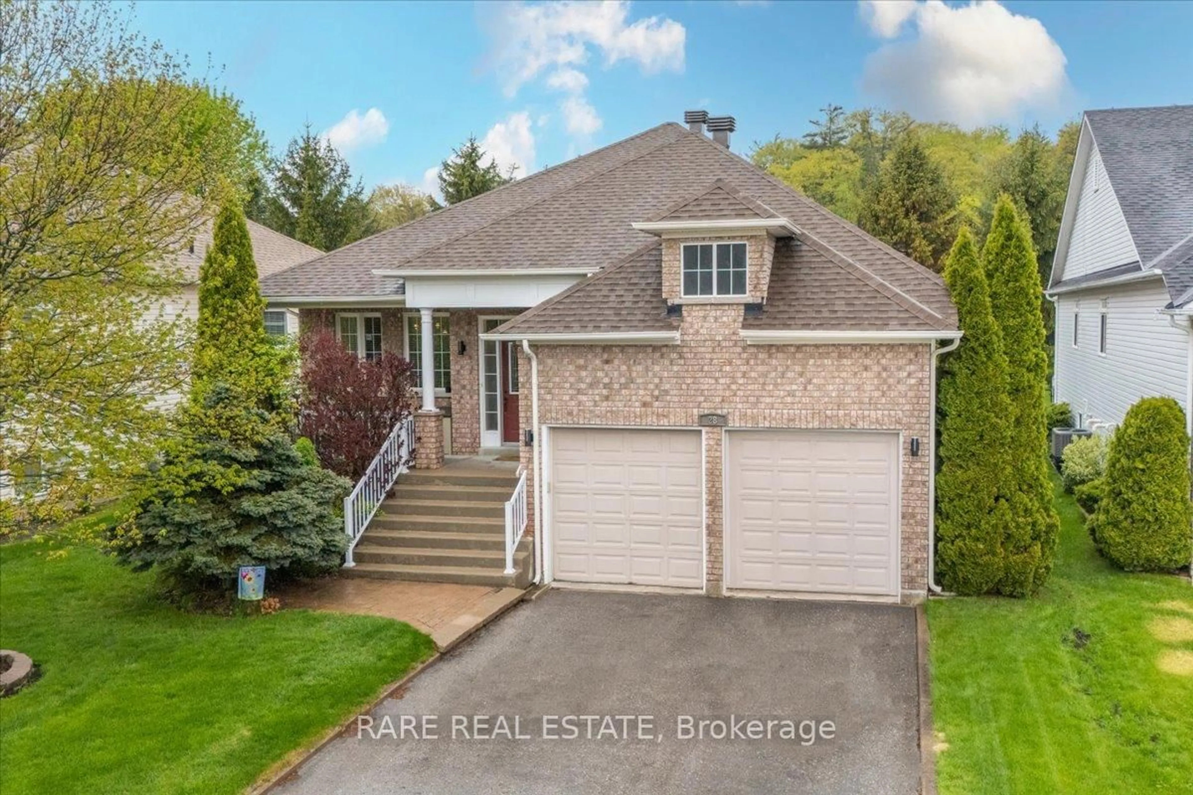 A pic from outside/outdoor area/front of a property/back of a property/a pic from drone, street for 28 Marlwood Ave, Wasaga Beach Ontario L9Z 1S9