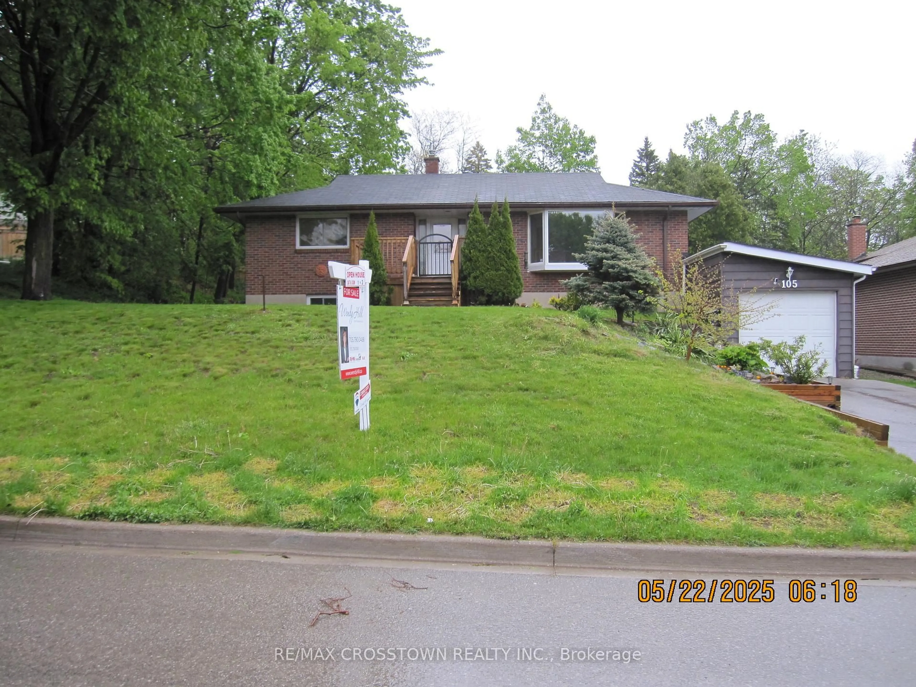 Unknown for 105 Eccles St, Barrie Ontario L4N 1Y6