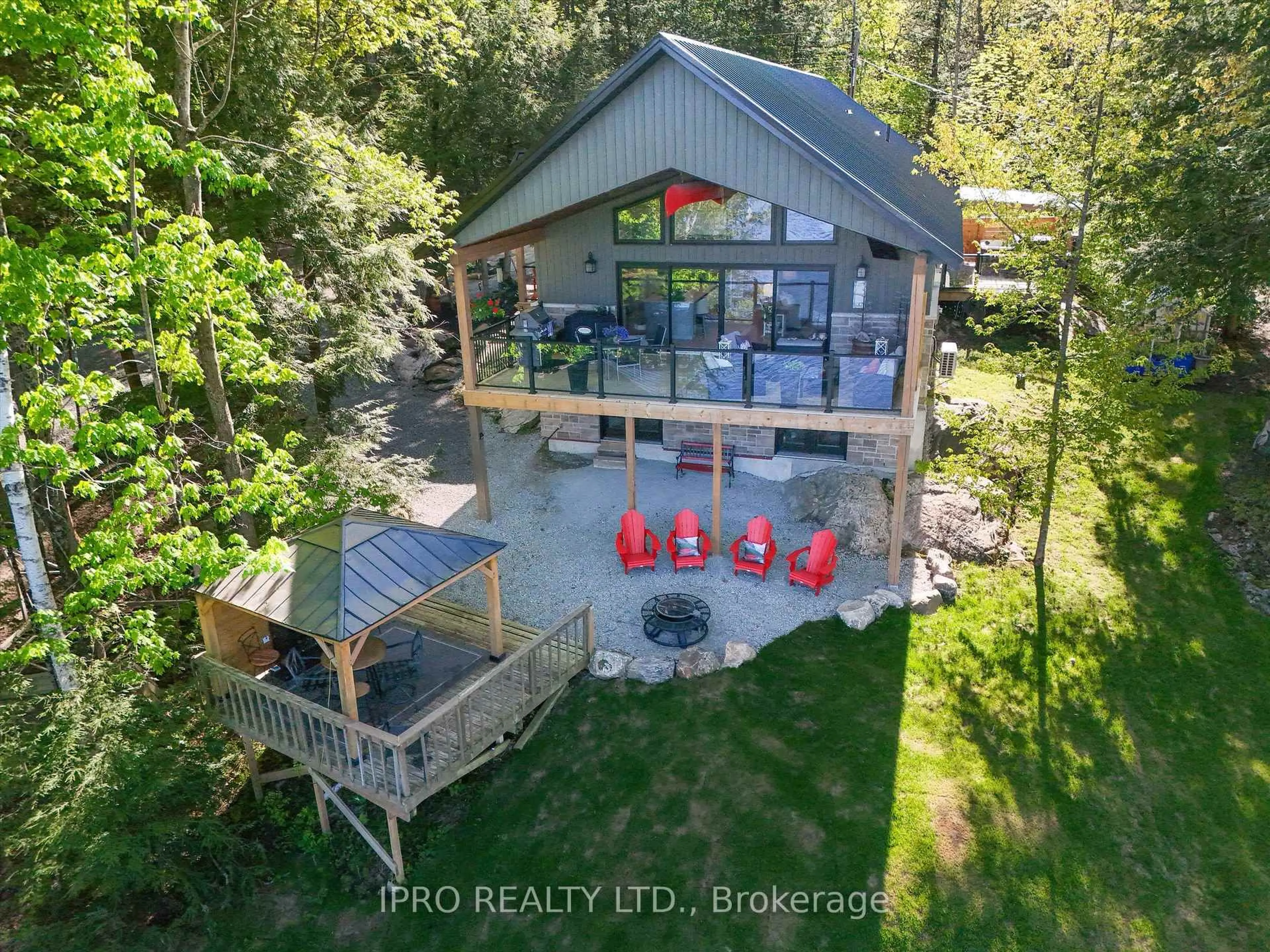 A pic from outside/outdoor area/front of a property/back of a property/a pic from drone, water/lake/river/ocean view for 1907 Island Rd, Severn Ontario L0K 1E0