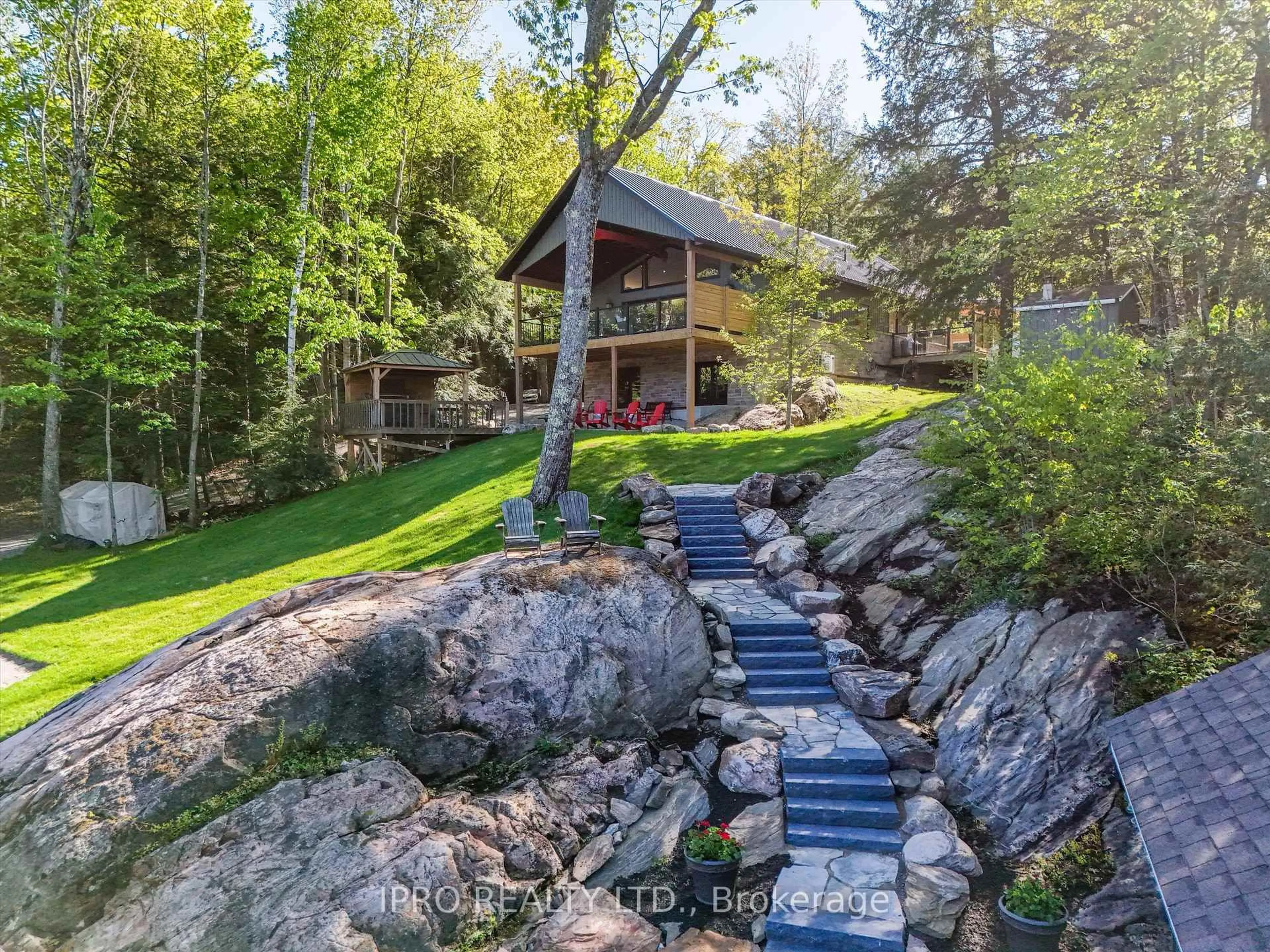 A pic from outside/outdoor area/front of a property/back of a property/a pic from drone, water/lake/river/ocean view for 1907 Island Rd, Severn Ontario L0K 1E0