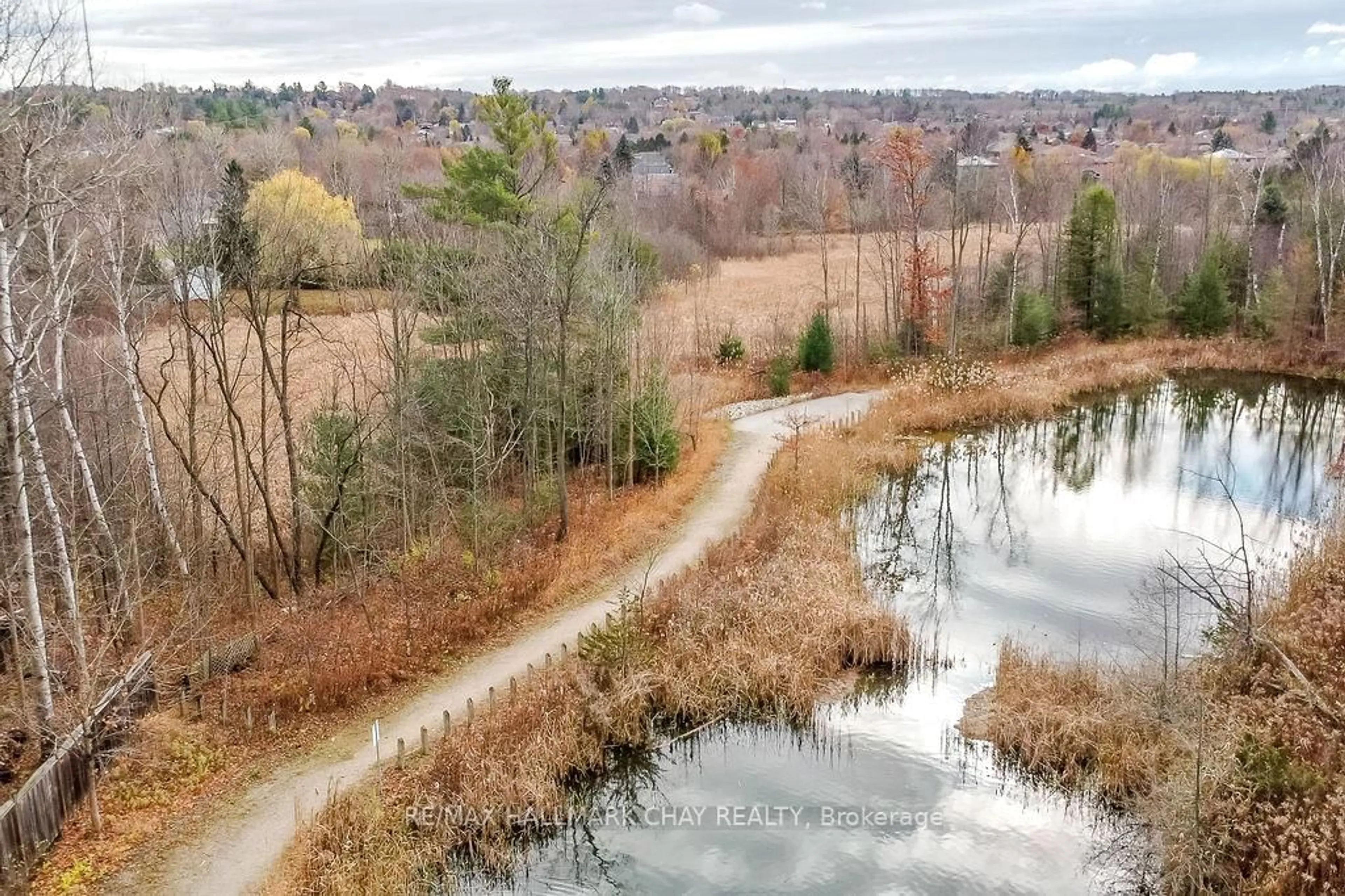 Unknown for 43 Ferndale Dr #207, Barrie Ontario L4N 5W6
