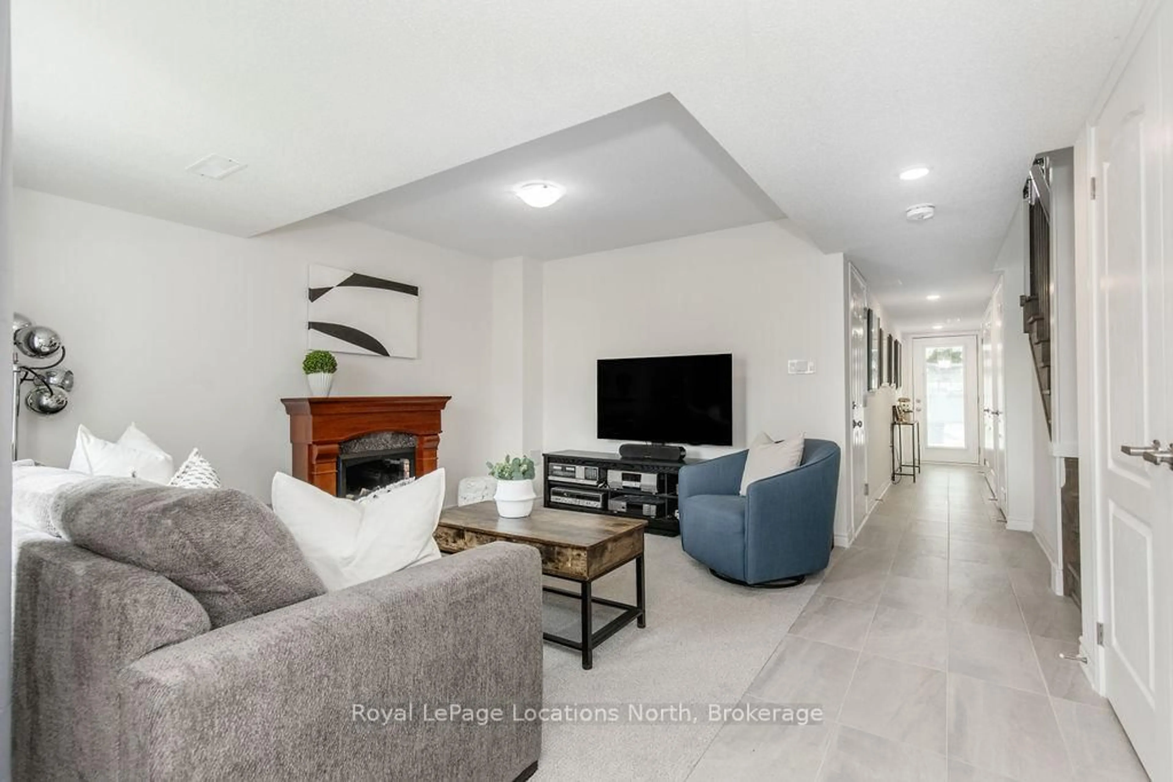 Living room with furniture, unknown for 14 Abby Dr, Wasaga Beach Ontario L9Z 0K1