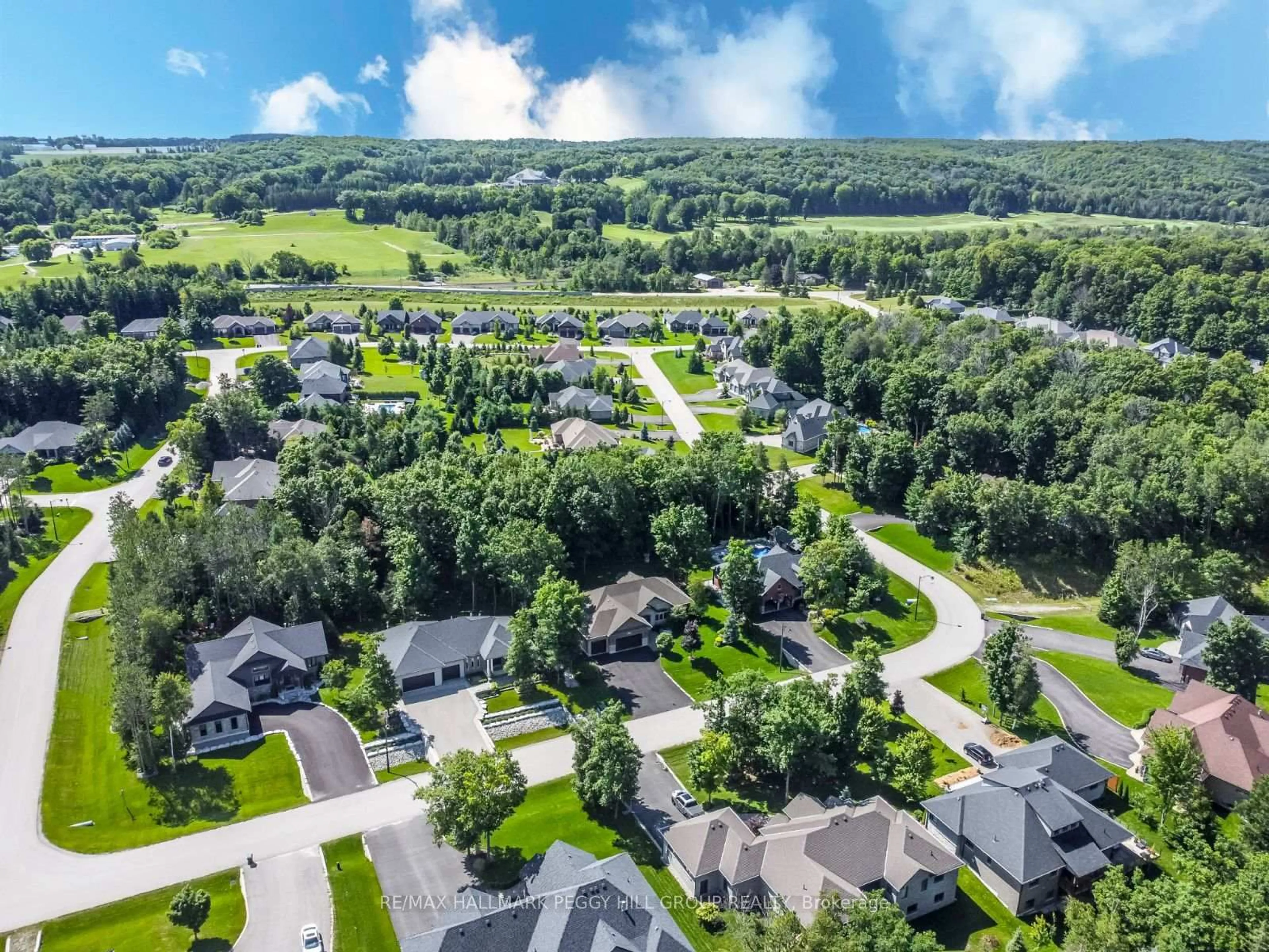 A pic from outside/outdoor area/front of a property/back of a property/a pic from drone, unknown for 126 Mennill Dr, Springwater Ontario L9X 0J2