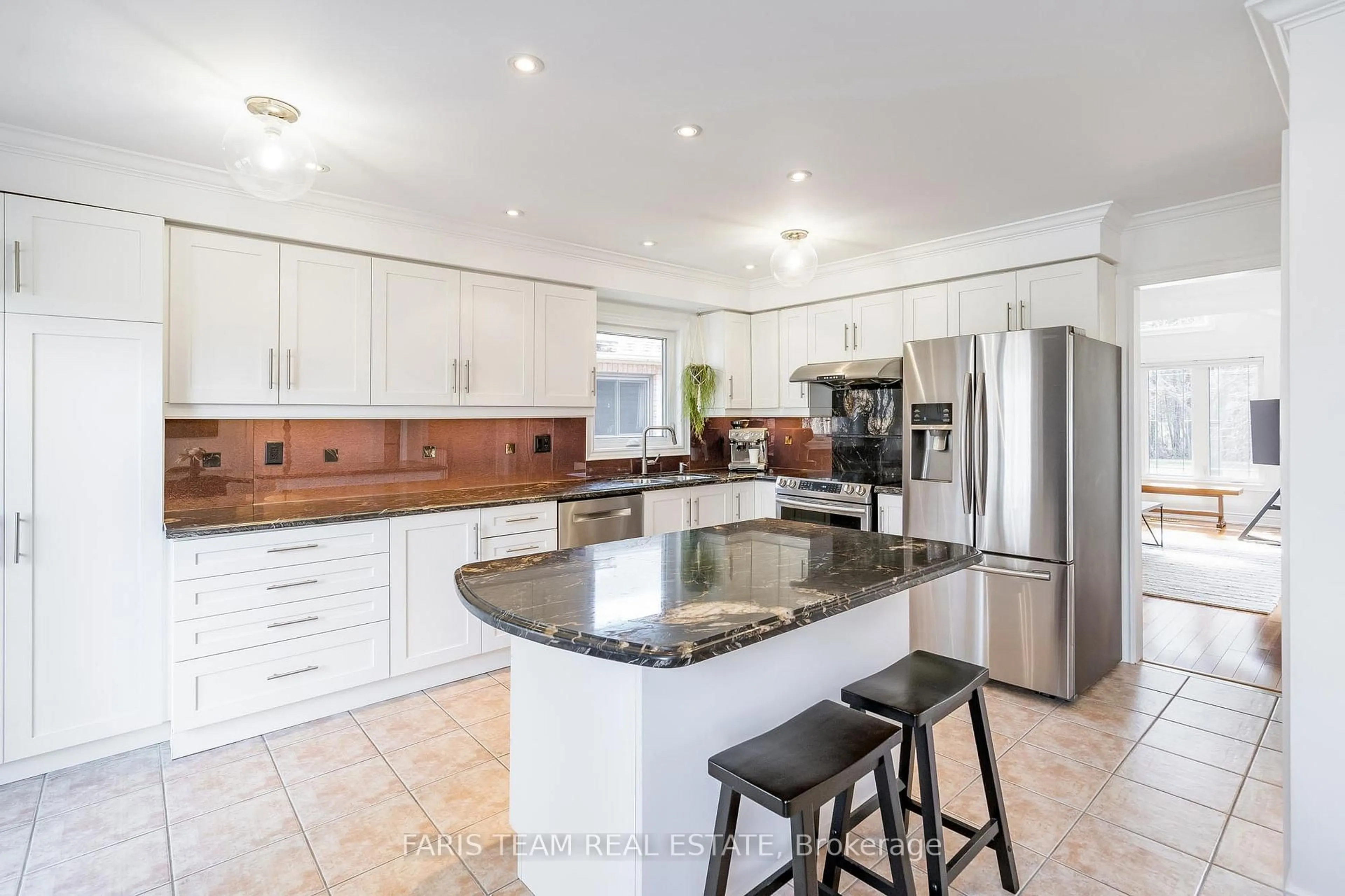 Open concept kitchen, unknown for 38 Summerset Dr, Barrie Ontario L4N 9L7