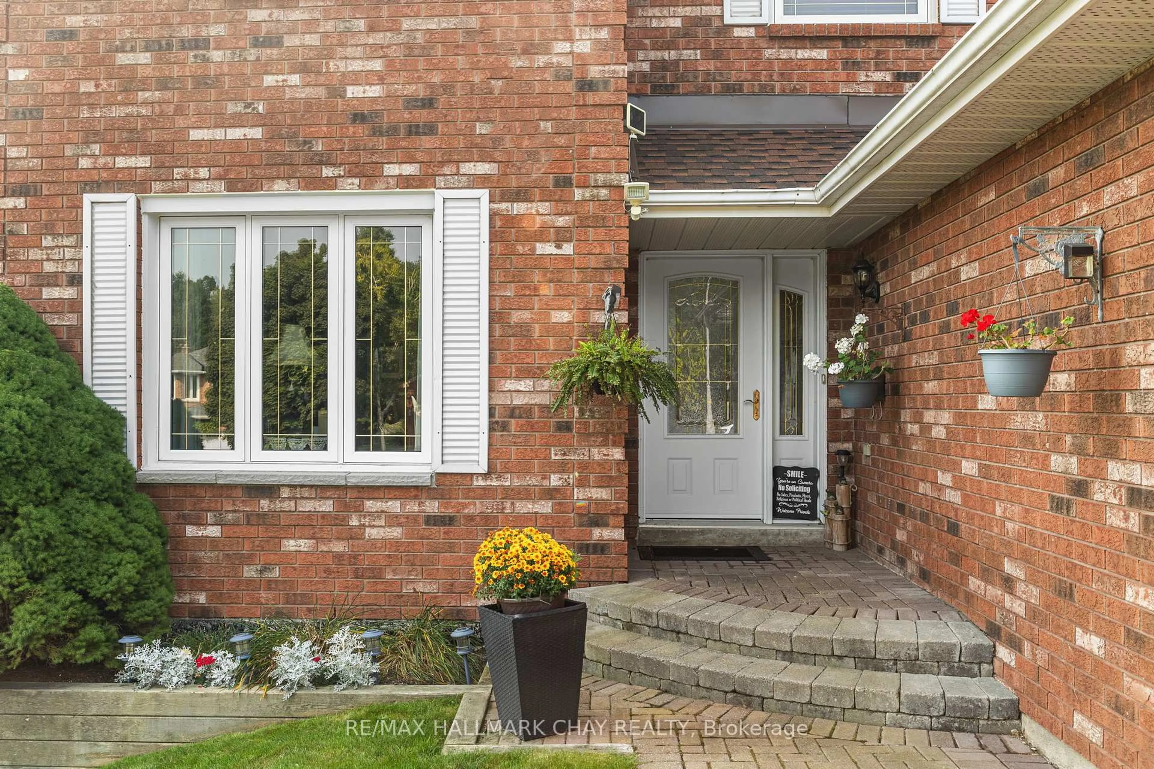 Home with brick exterior material, street for 292 Leacock Dr, Barrie Ontario L4N 6K2
