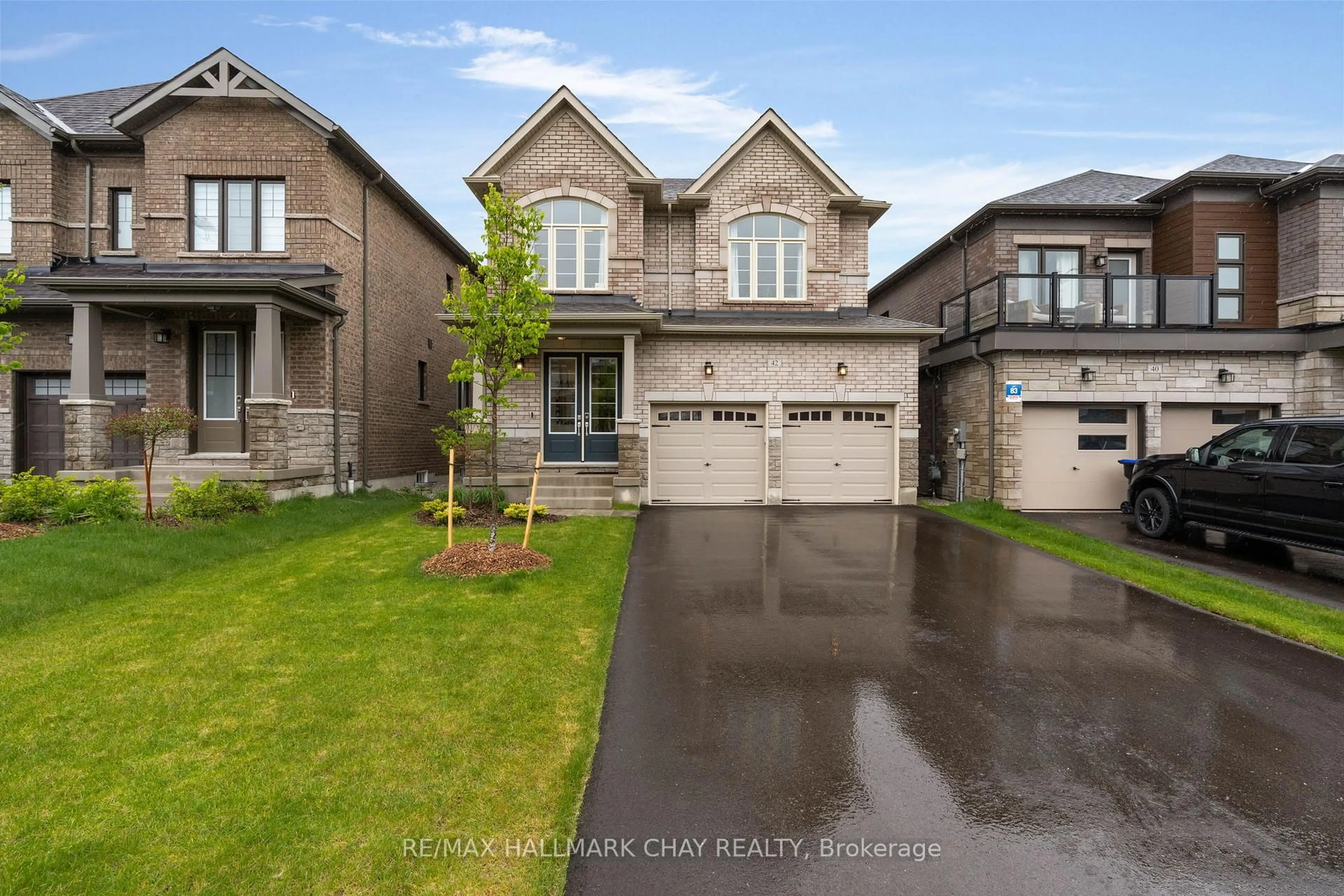 Home with brick exterior material, street for 42 Periwinkle Rd, Springwater Ontario L9X 2C8