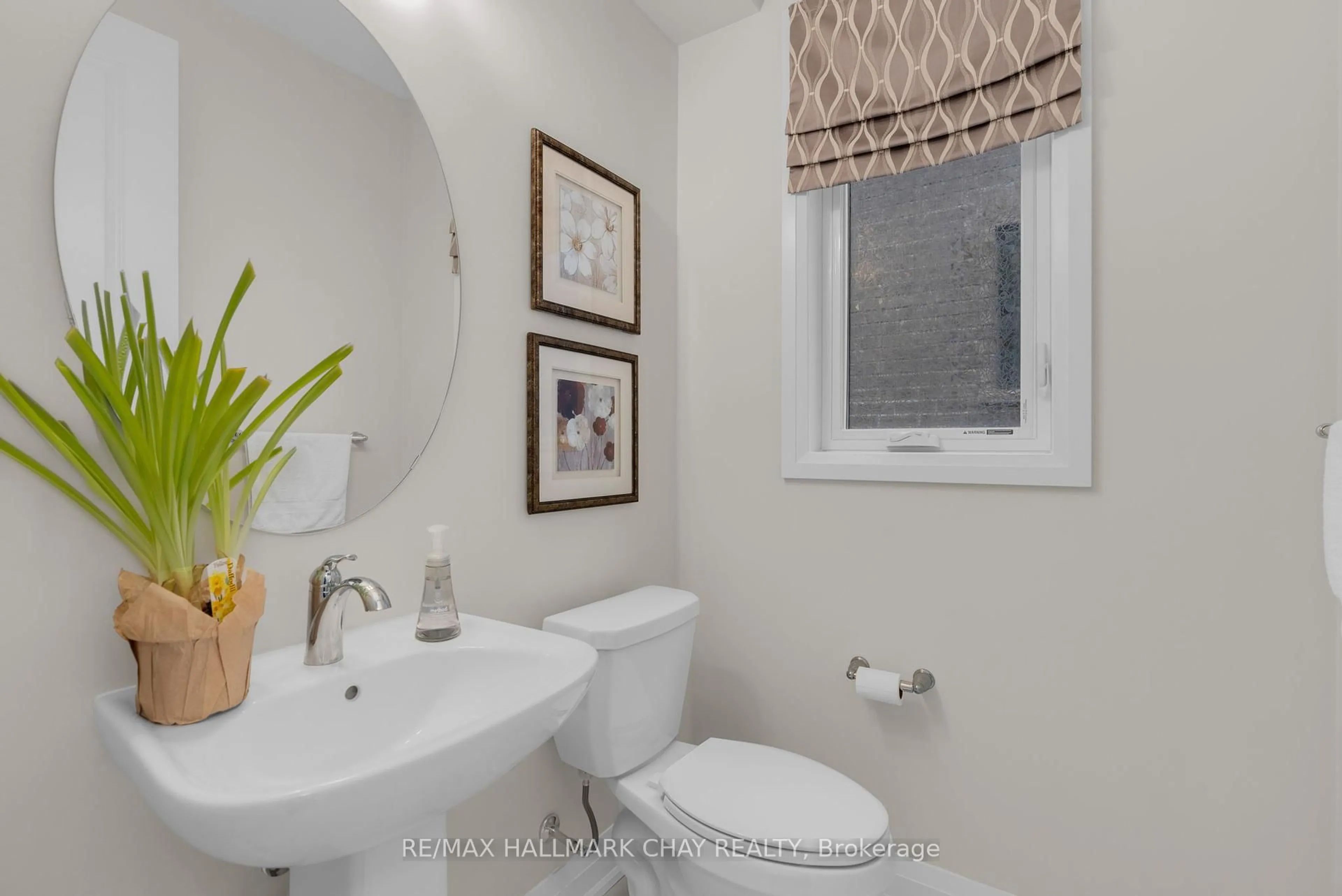 Contemporary bathroom, ceramic/tile floor for 42 Periwinkle Rd, Springwater Ontario L9X 2C8