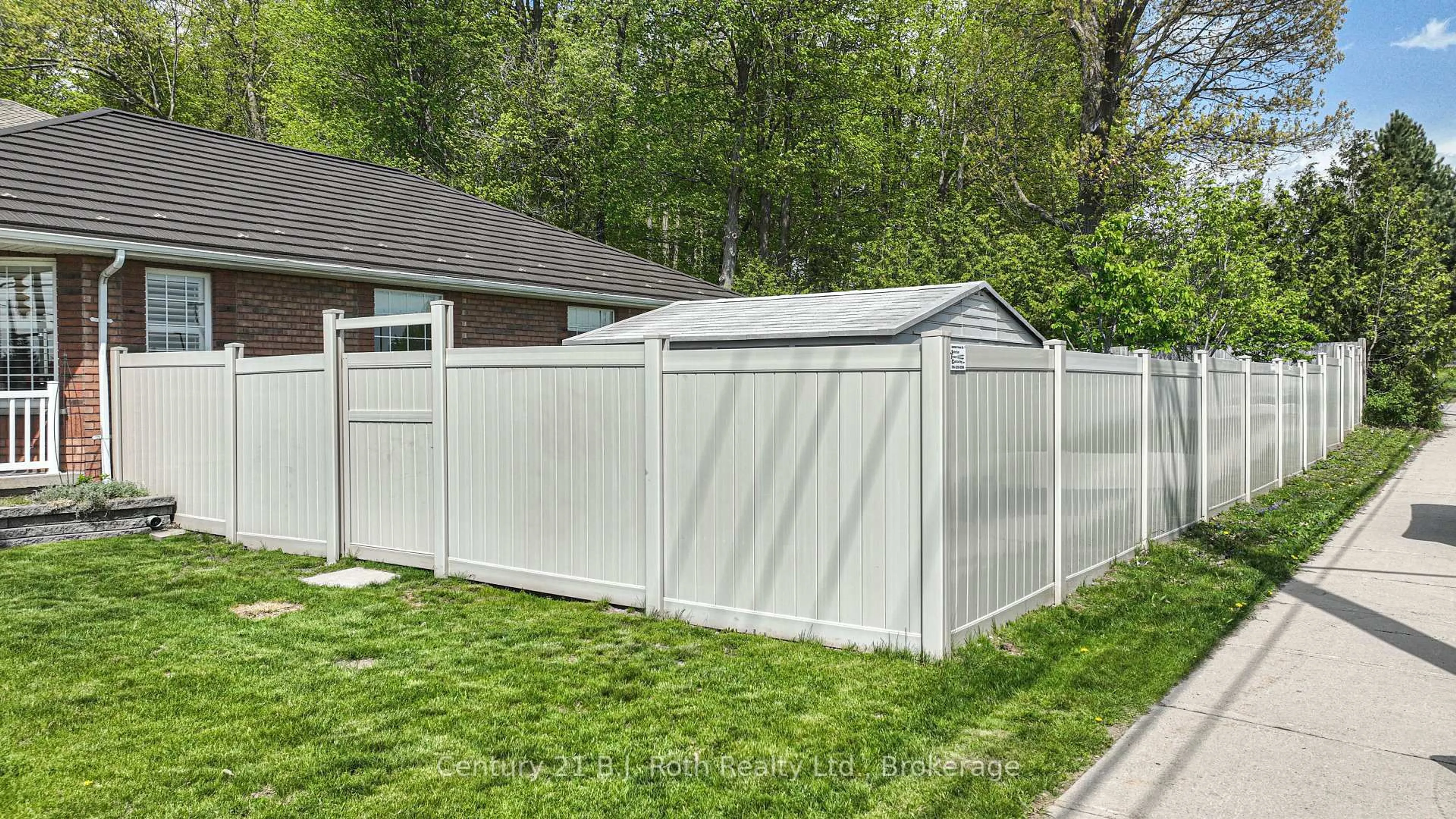 Shed for 3196 Monarch Dr, Orillia Ontario L3V 7W9