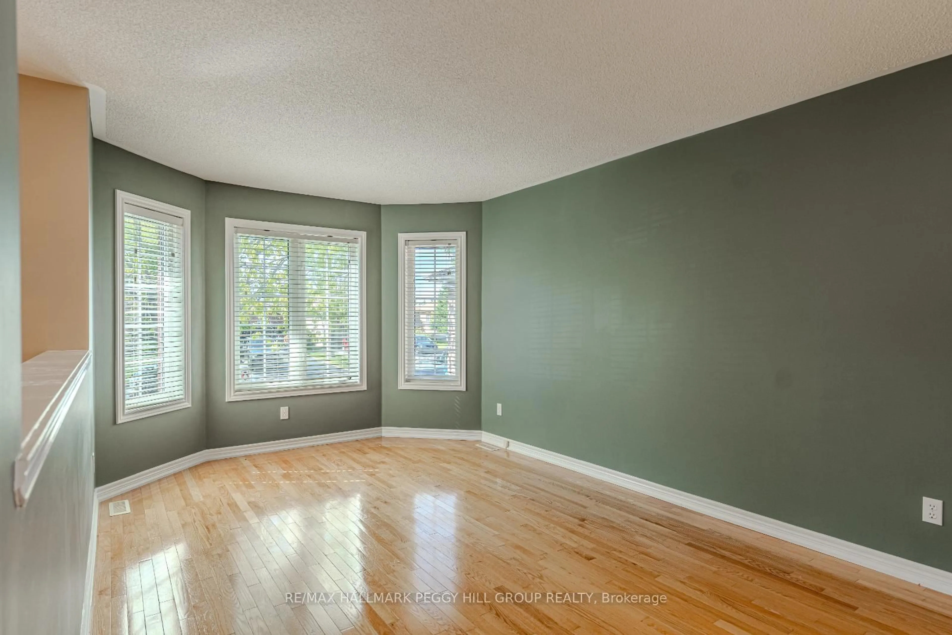 A pic of a room for 312 Harvie Rd, Barrie Ontario L4N 8H1