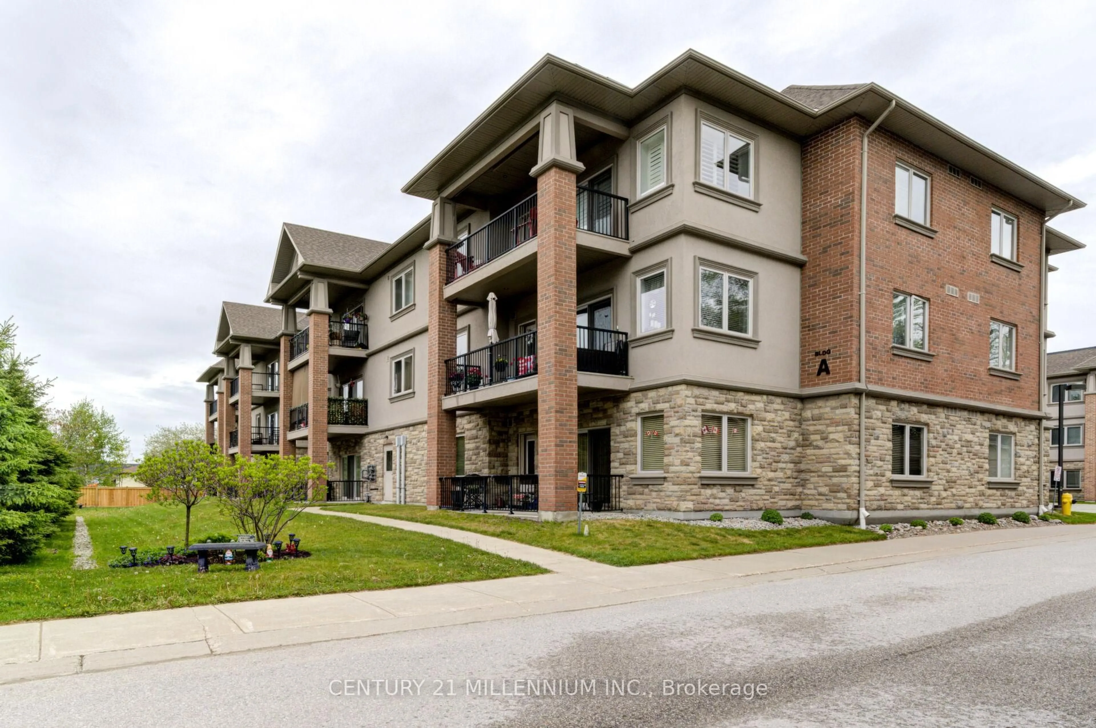 Unknown for 19A Yonge St #208, Springwater Ontario L0L 1P0