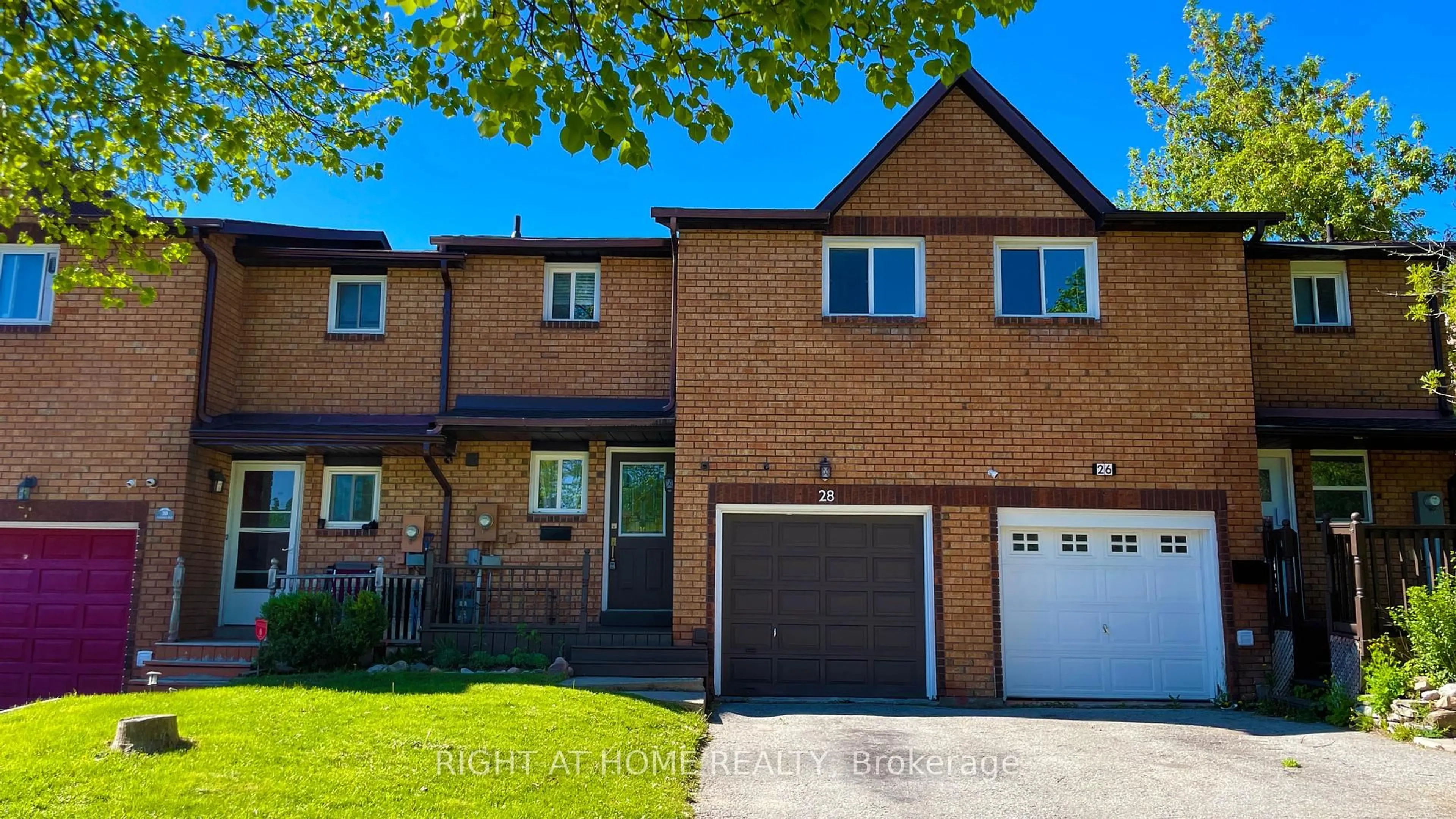 Home with brick exterior material, street for 28 Golfdale Rd, Barrie Ontario L4N 6R5