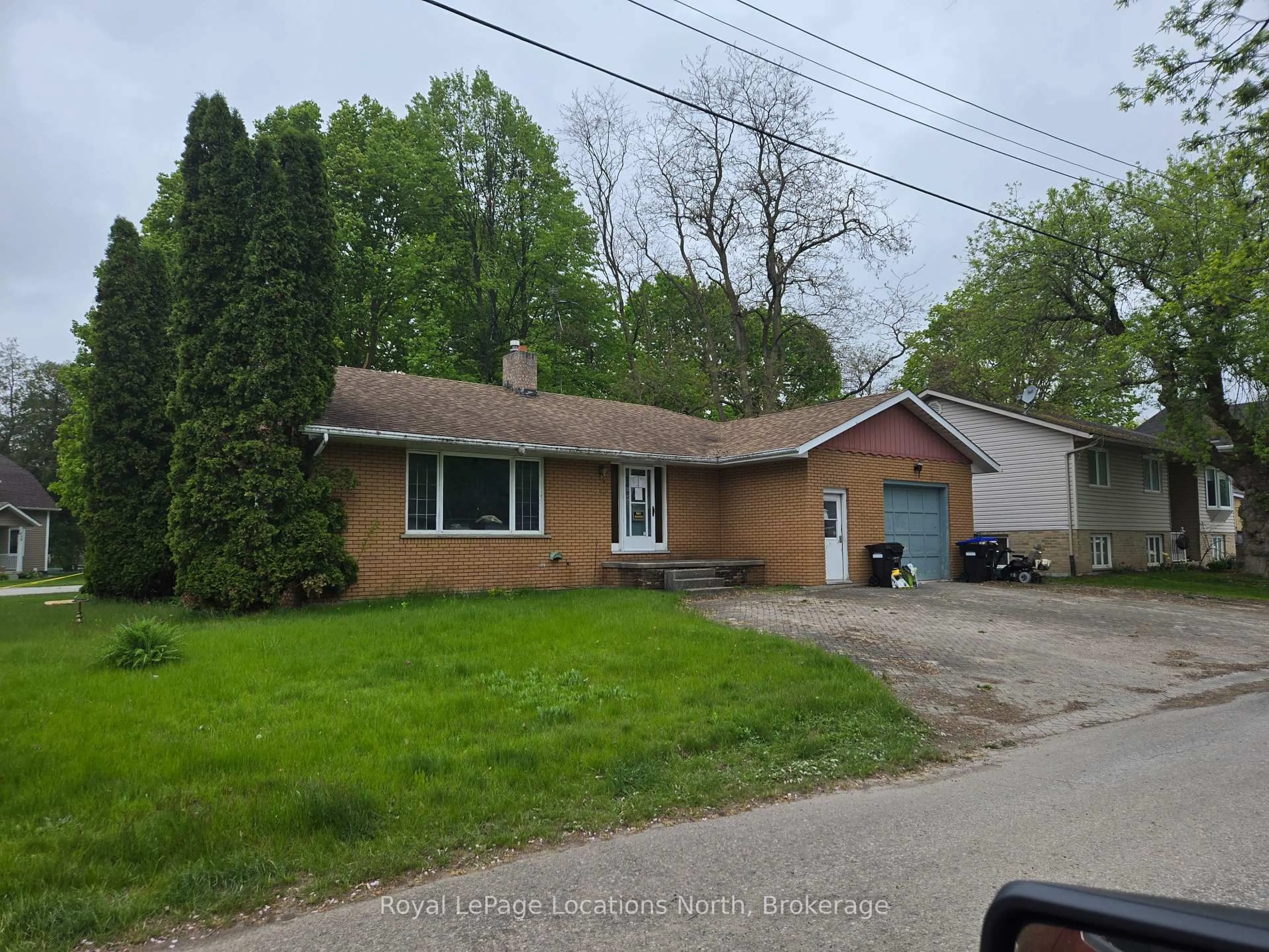 Home with brick exterior material, street for 233 Mowat St, Clearview Ontario L0M 1S0