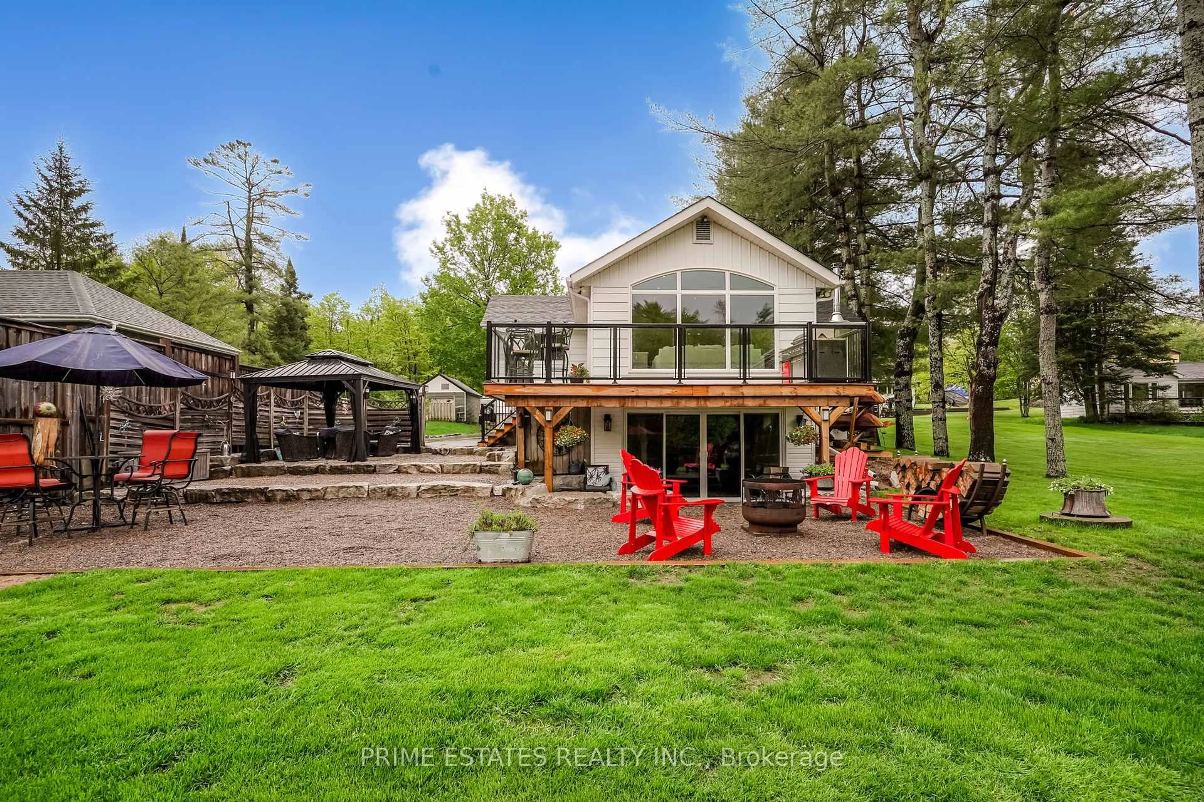 A pic from outside/outdoor area/front of a property/back of a property/a pic from drone, water/lake/river/ocean view for 2996 Moynes Rd, Severn Ontario L0K 2B0