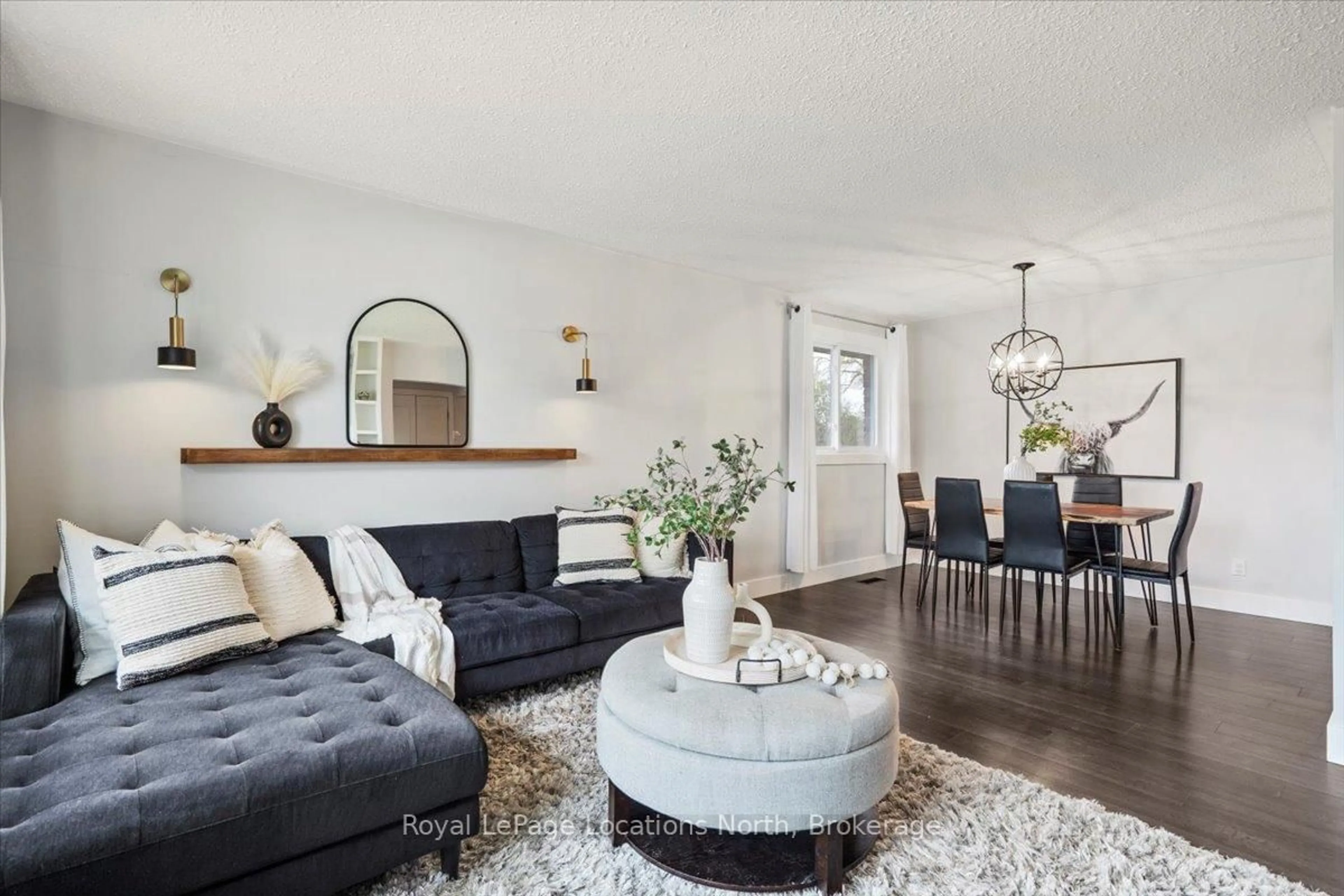 Living room with furniture, unknown for 201 Beech St, Clearview Ontario L0M 1S0