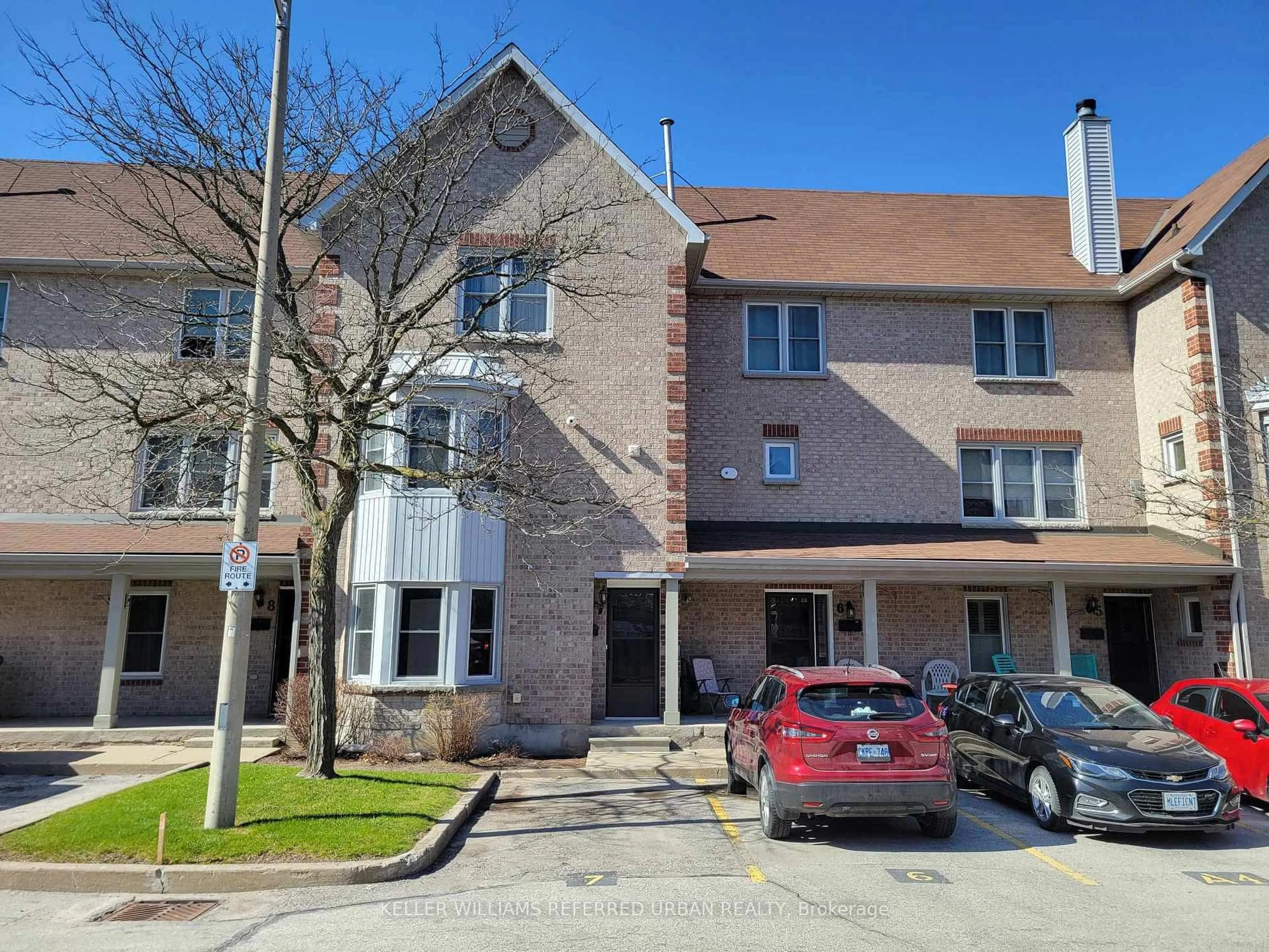 A pic from outside/outdoor area/front of a property/back of a property/a pic from drone, street for 119 D'ambrosio Dr #7, Barrie Ontario L4N 7R7