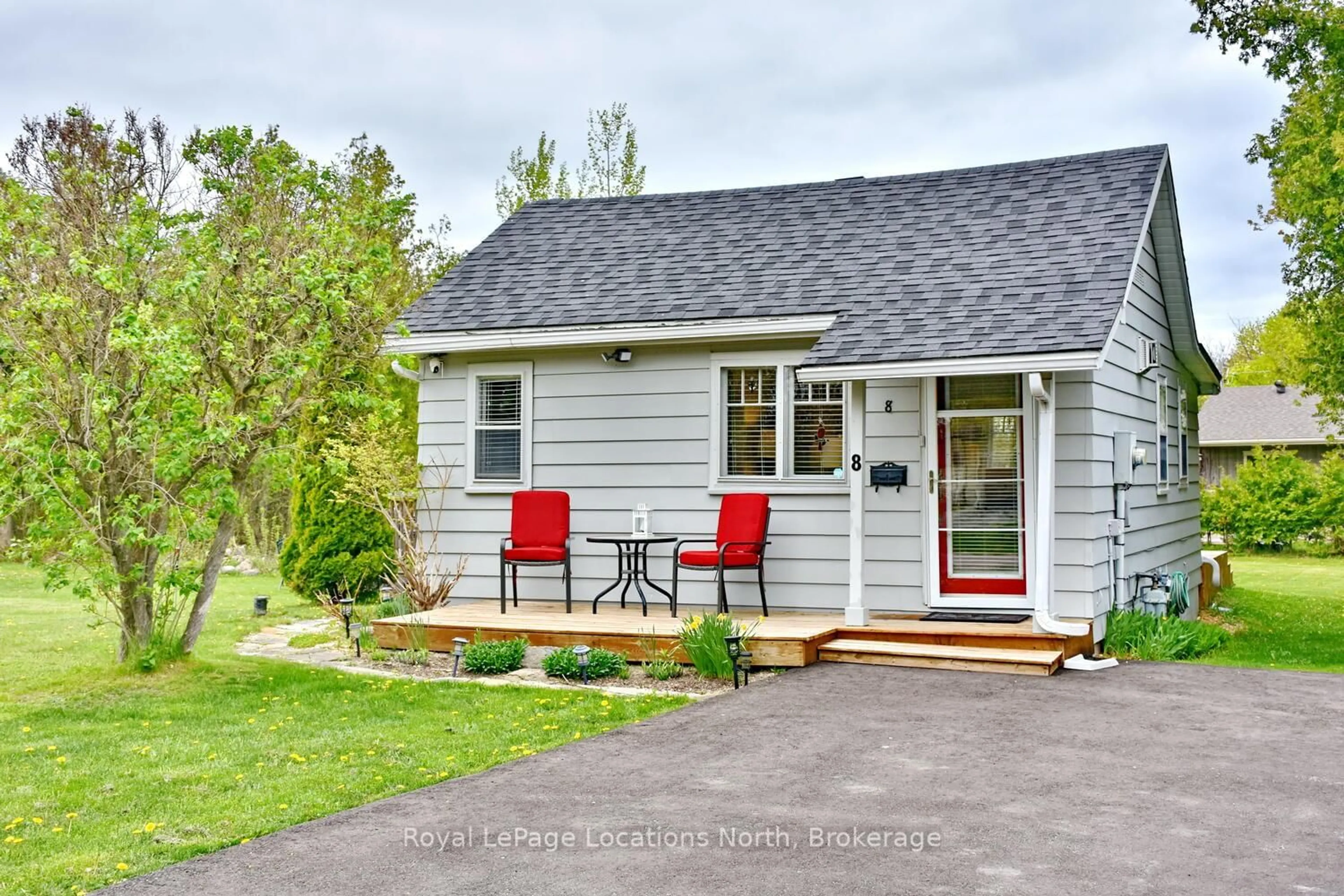 Unknown for 8 James Ave, Wasaga Beach Ontario L9Z 2X3