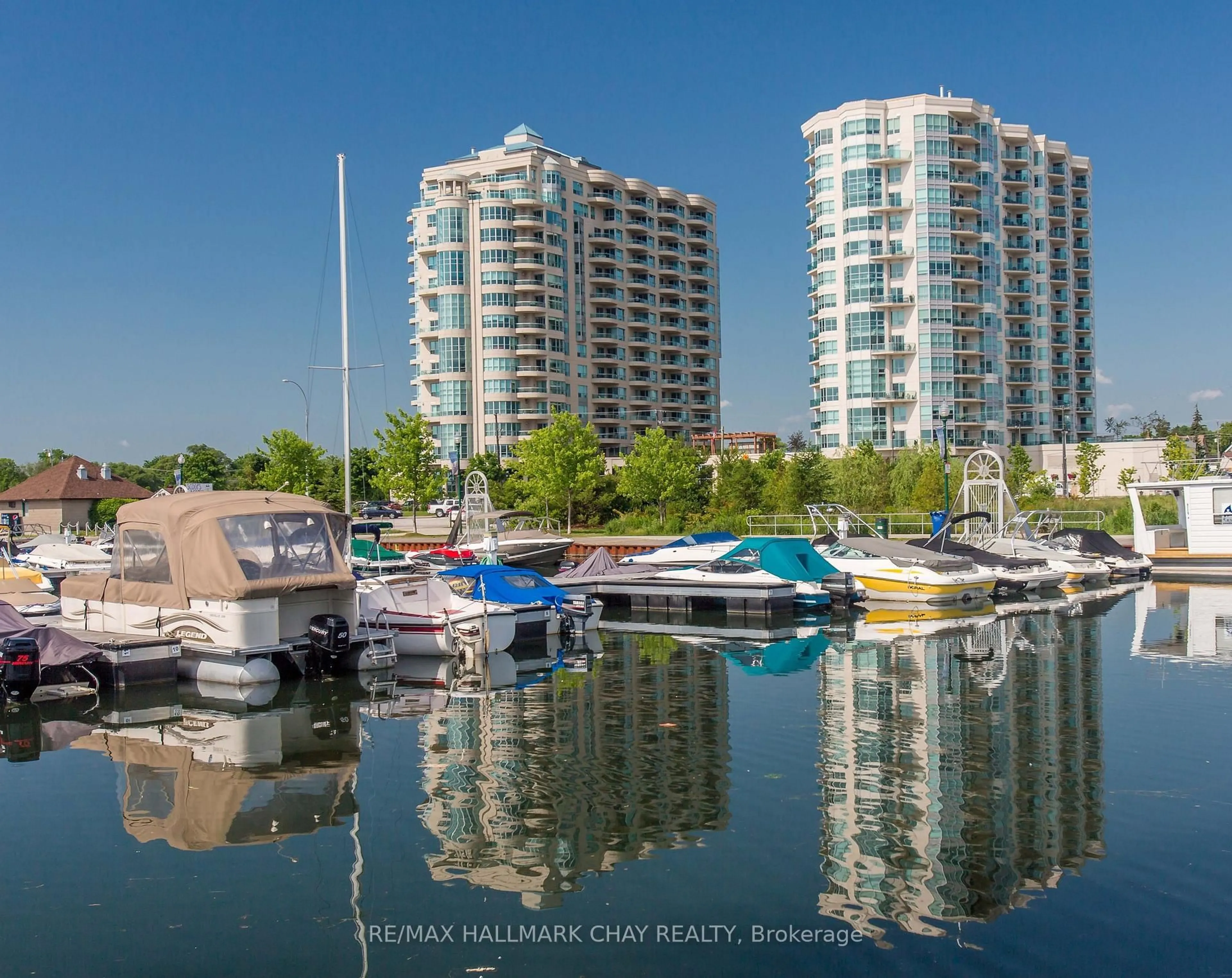 Blurry image for 2 Toronto St #509, Barrie Ontario L4N 9R2