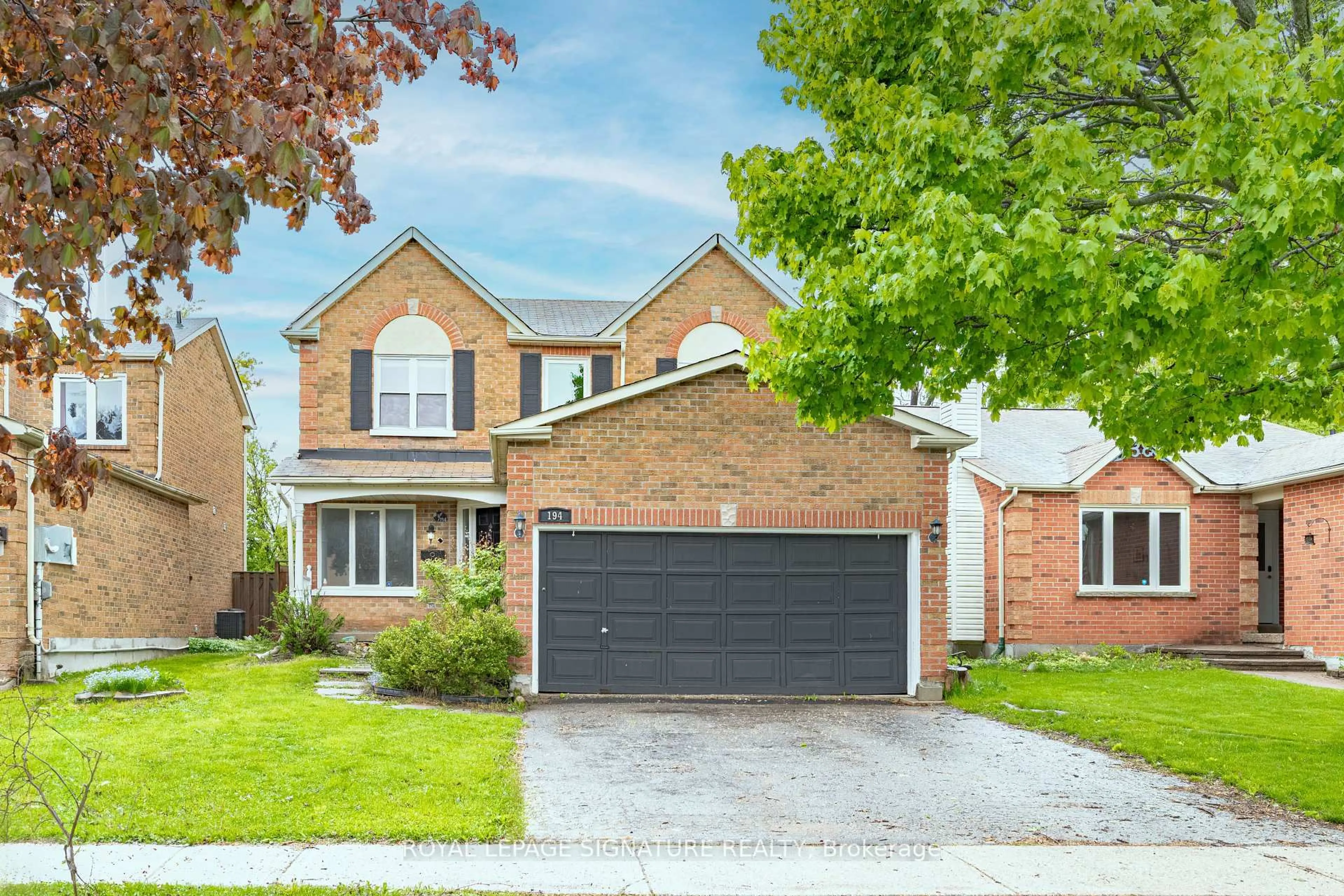 Home with brick exterior material, street for 194 Kozlov St, Barrie Ontario L4N 7H6