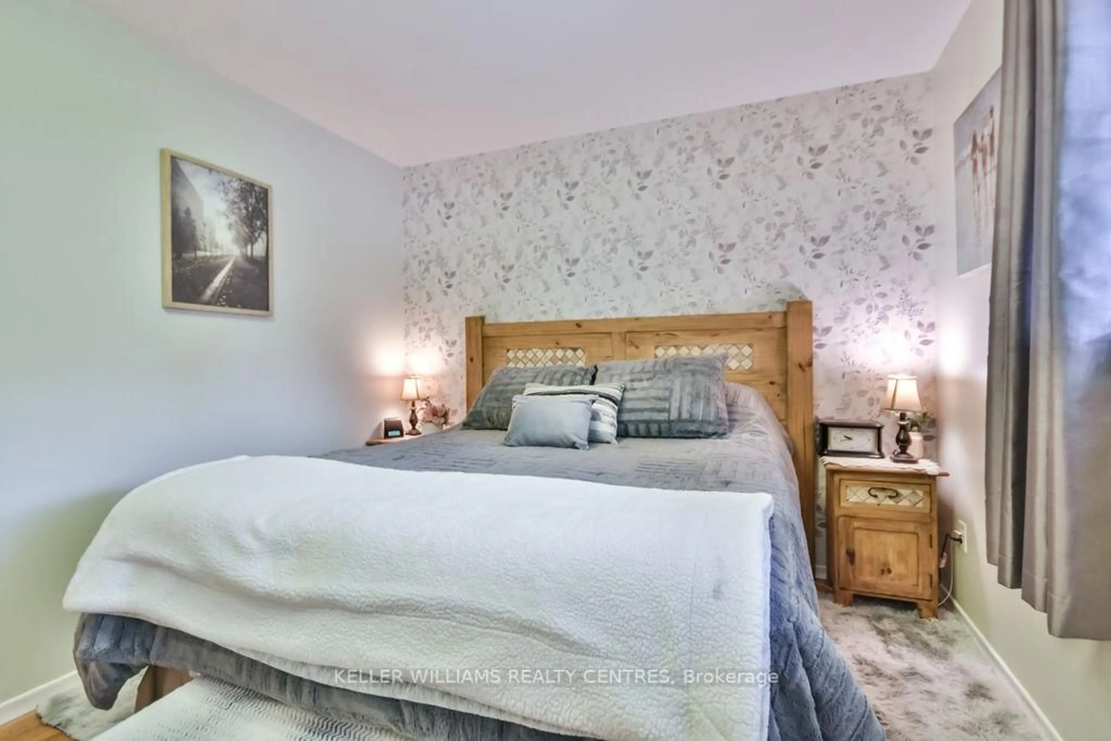 Bedroom with bed, unknown for 658 Manly St, Midland Ontario L4R 3G5