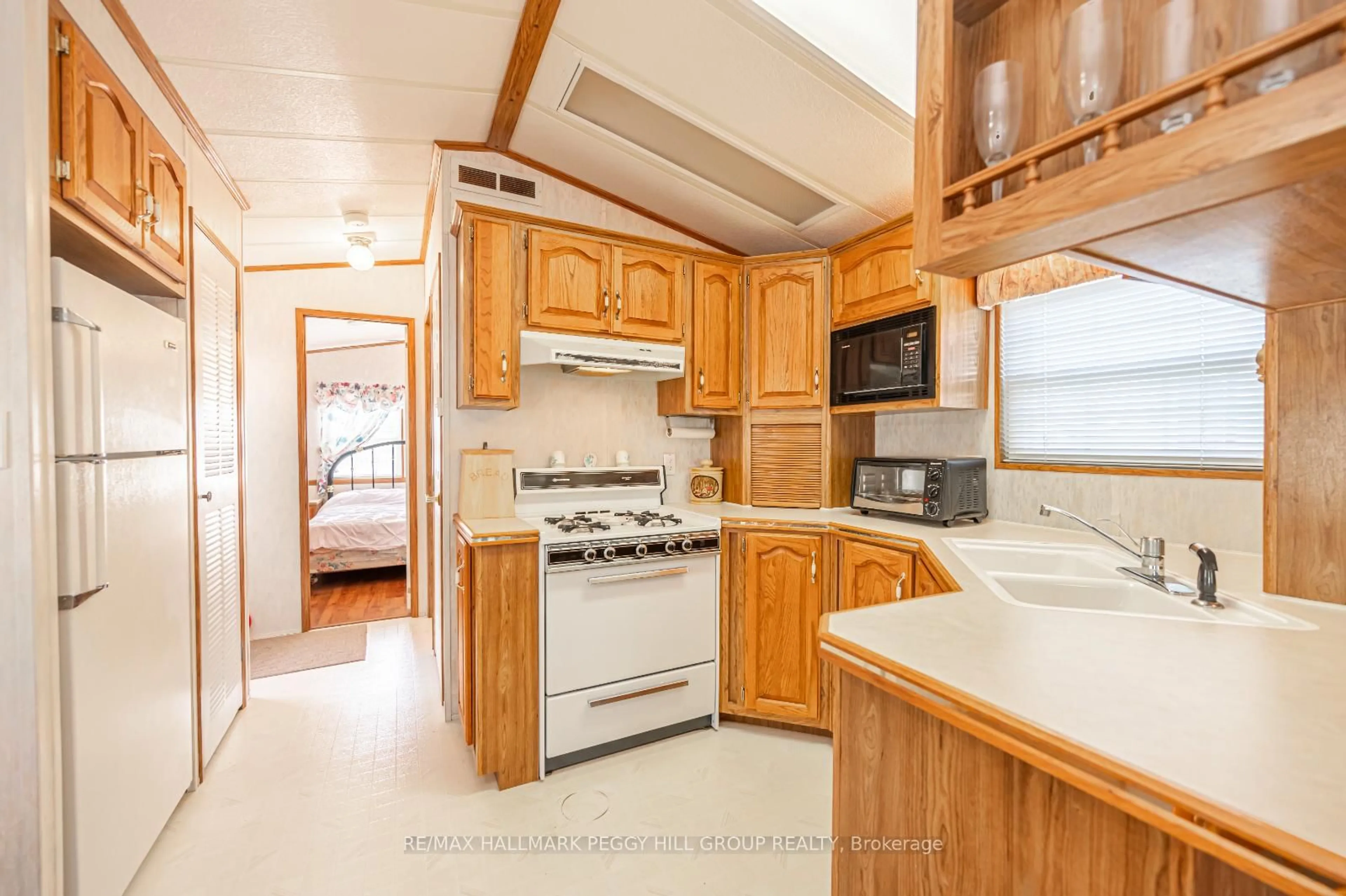 Standard kitchen, unknown for 5216 County Road 90 #118, Springwater Ontario L0M 1T0