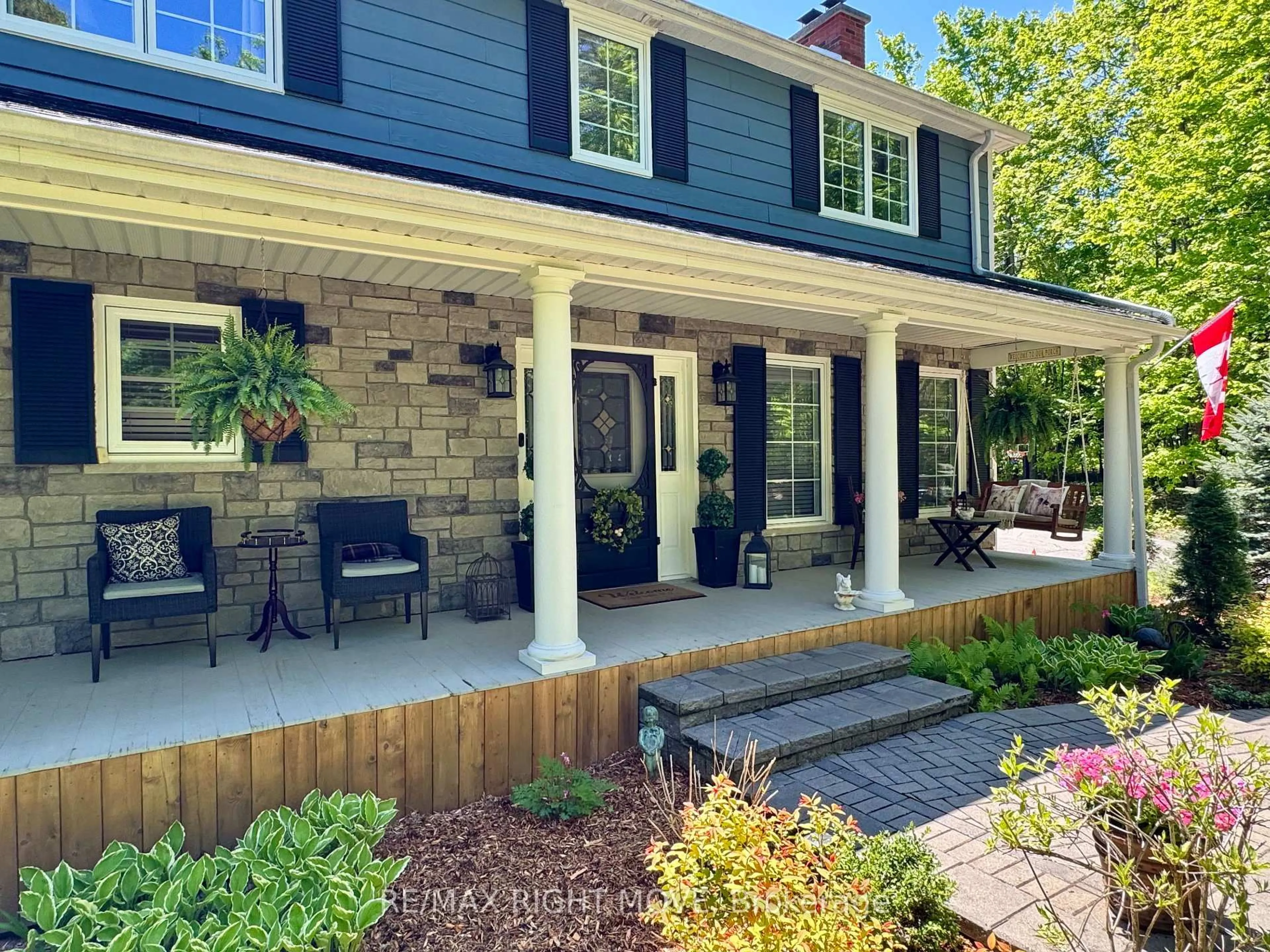 Home with vinyl exterior material, street for 1897 Marchmont Rd, Severn Ontario L3V 6H2