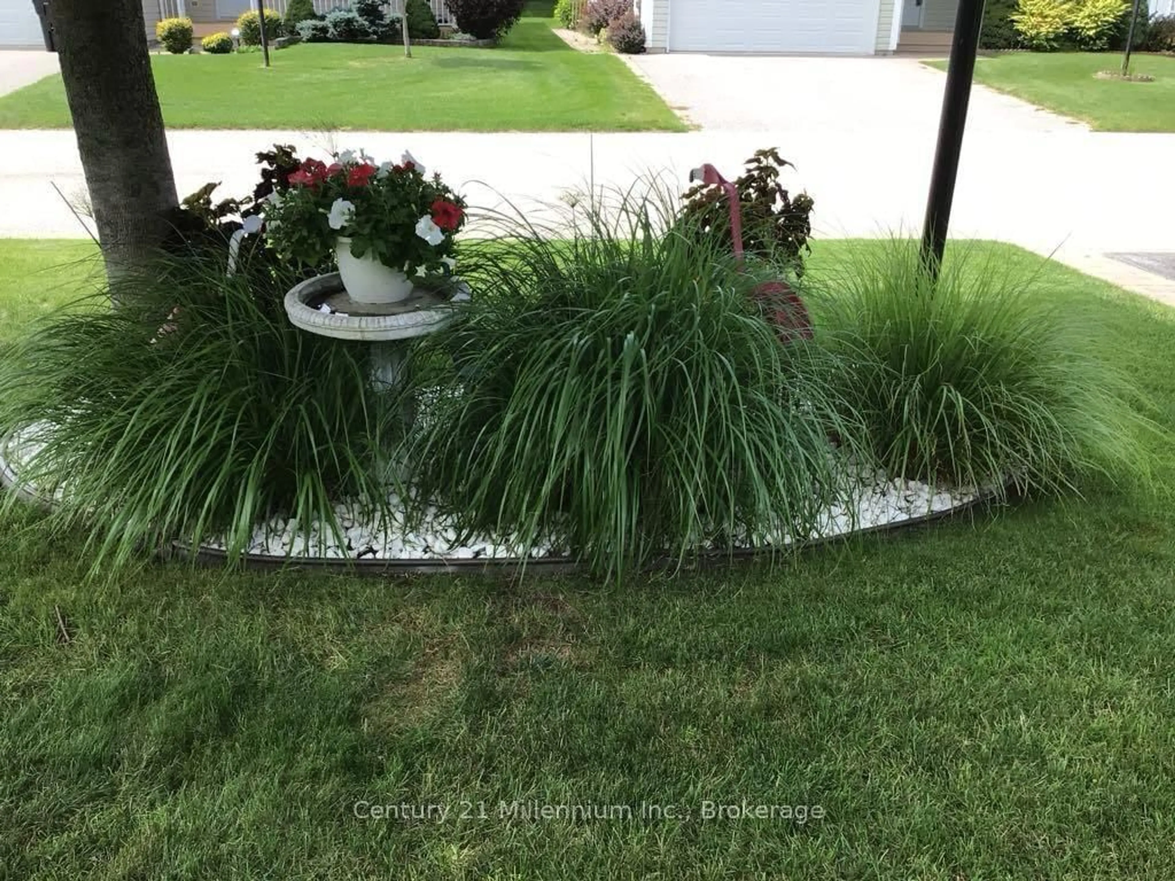 Patio, street for 13 Virginia Ave, Wasaga Beach Ontario L9Z 3A8