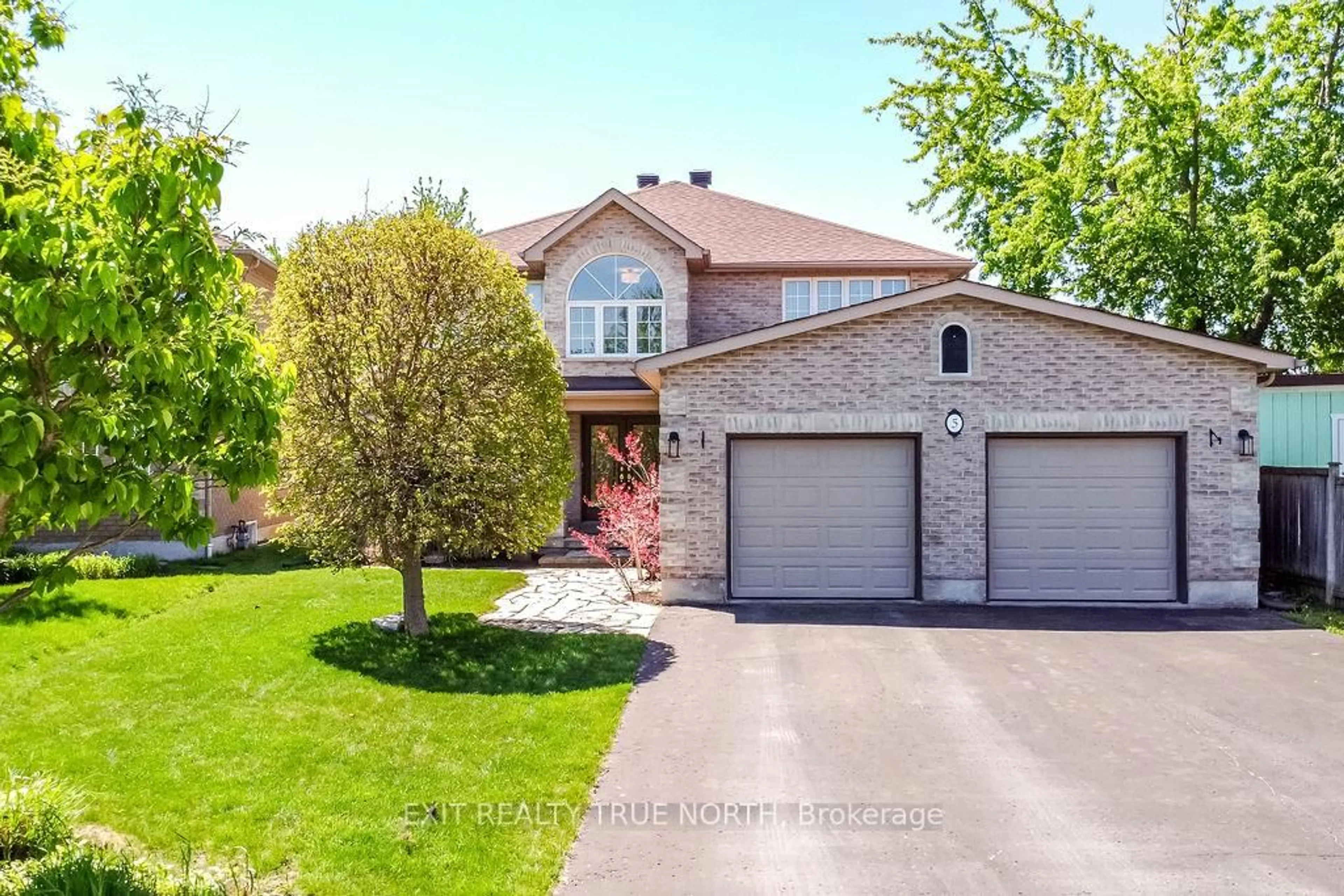 Home with brick exterior material, street for 5 Newberry Crt, Barrie Ontario L4N 0M9