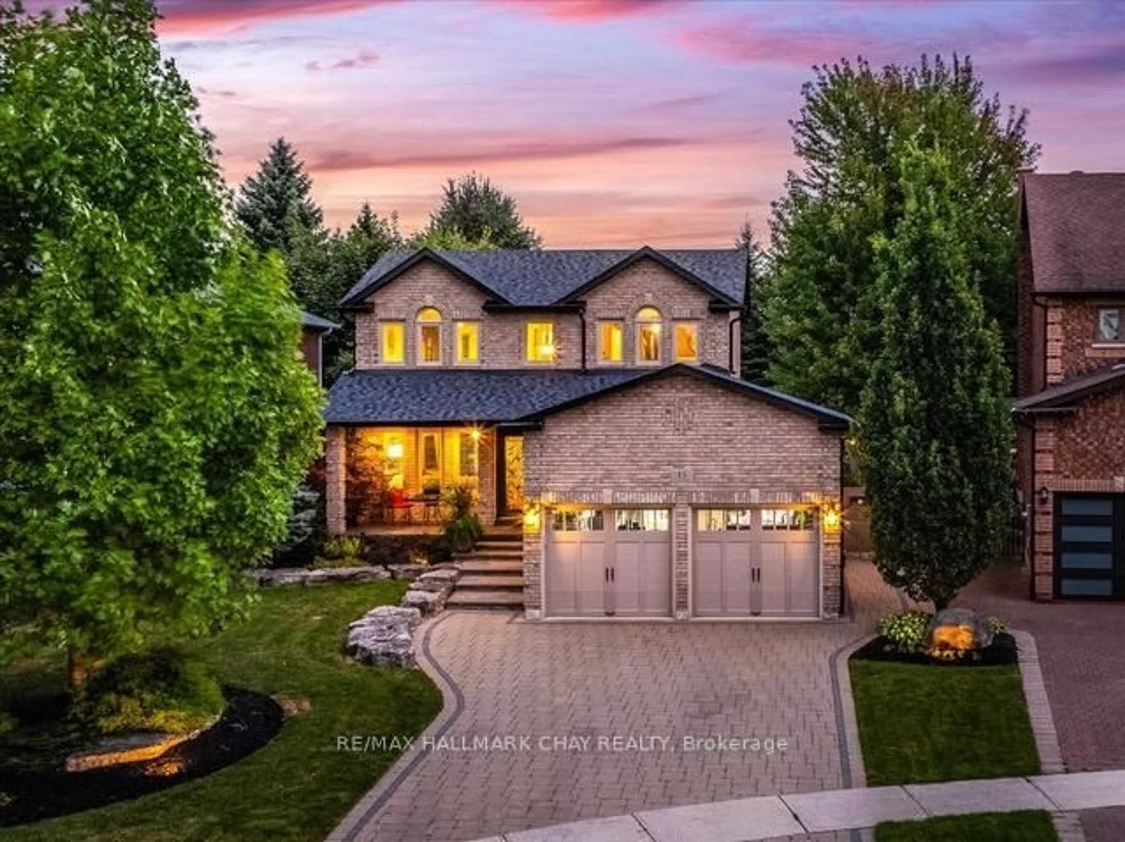 Home with brick exterior material, street for 15 Cityview Circ, Barrie Ontario L4N 7V2