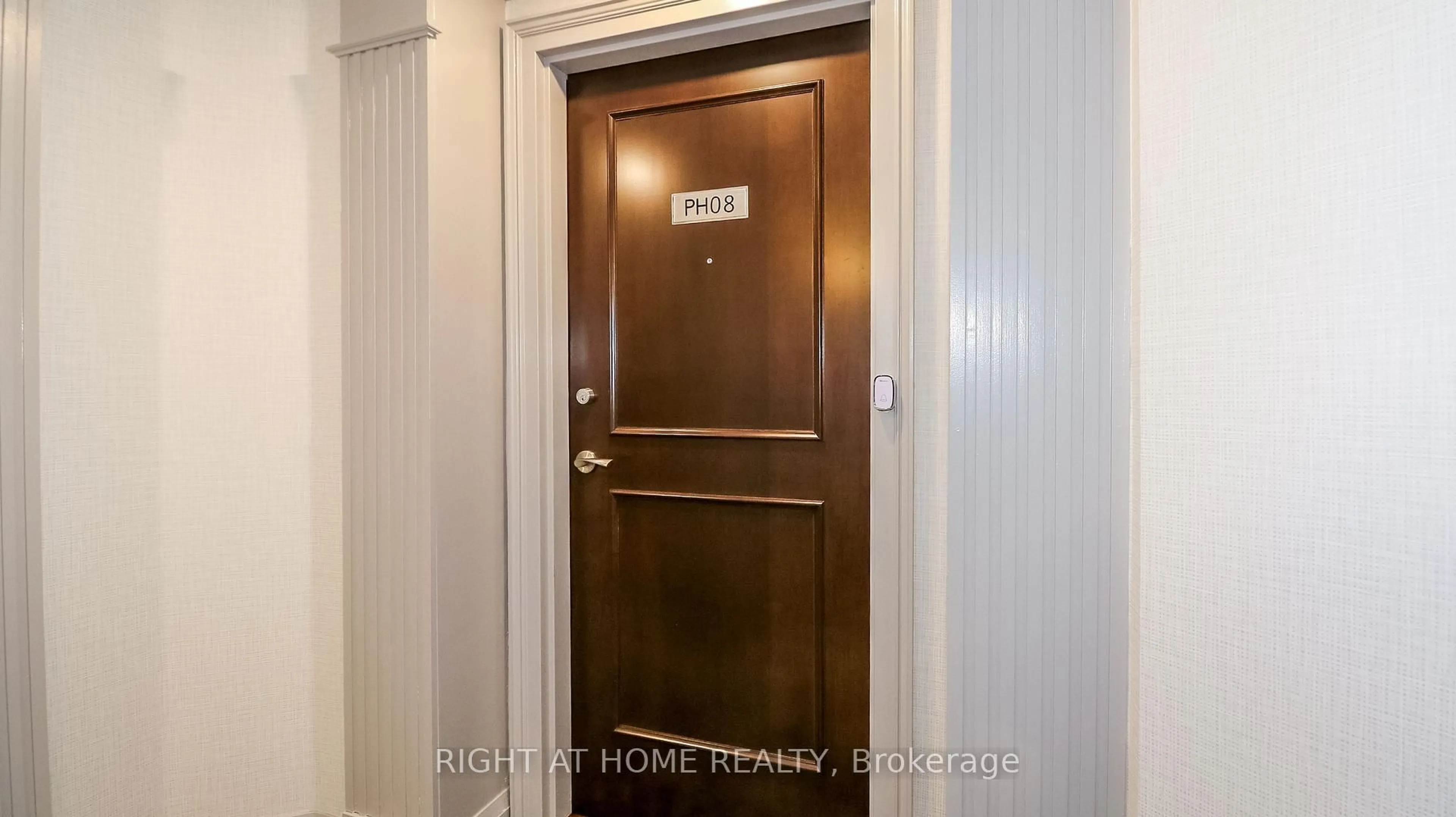 Indoor entryway for 6 Toronto St #PH08, Barrie Ontario L4N 9R2