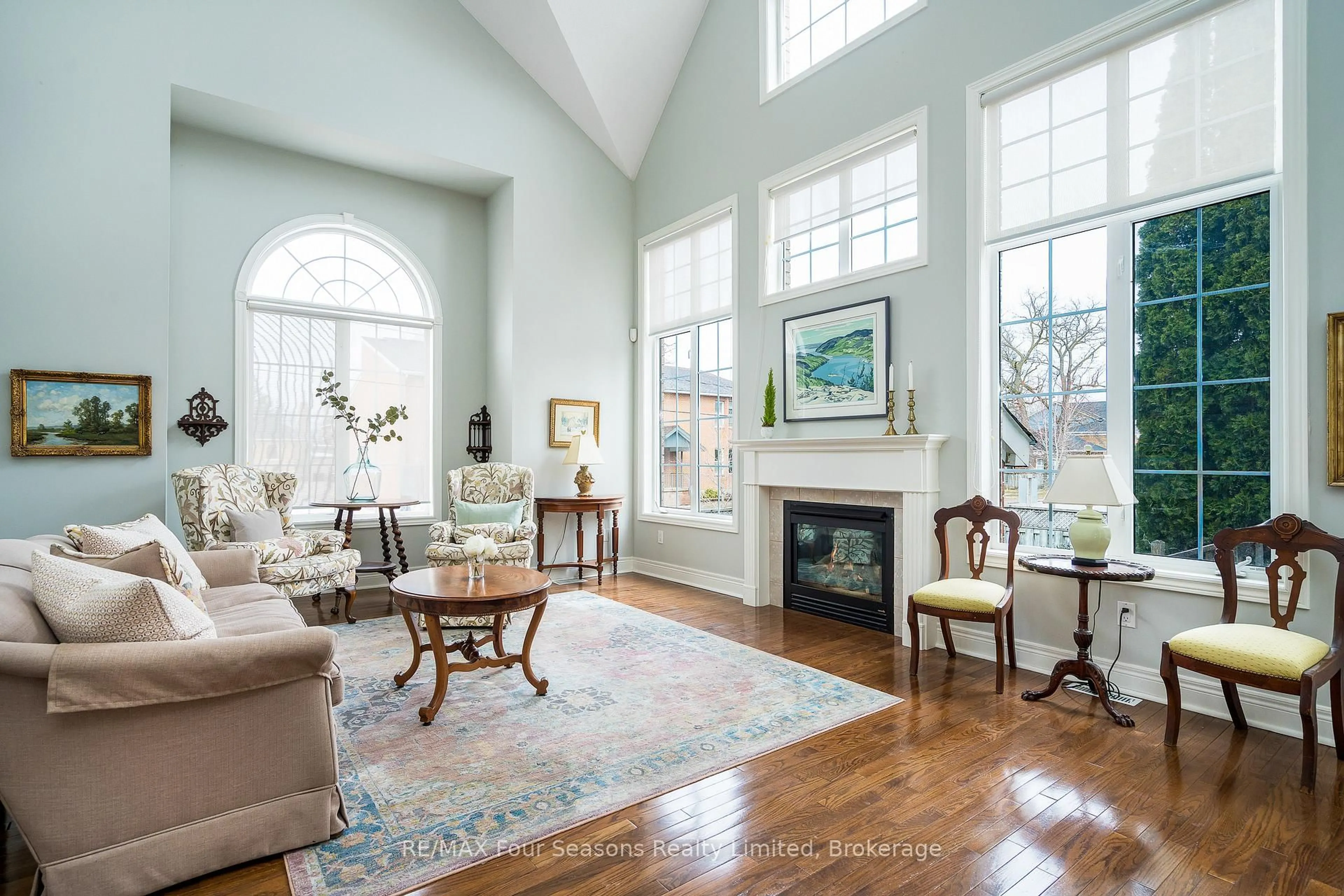 Living room with furniture, unknown for 145 Ontario St, Collingwood Ontario L9Y 4M4