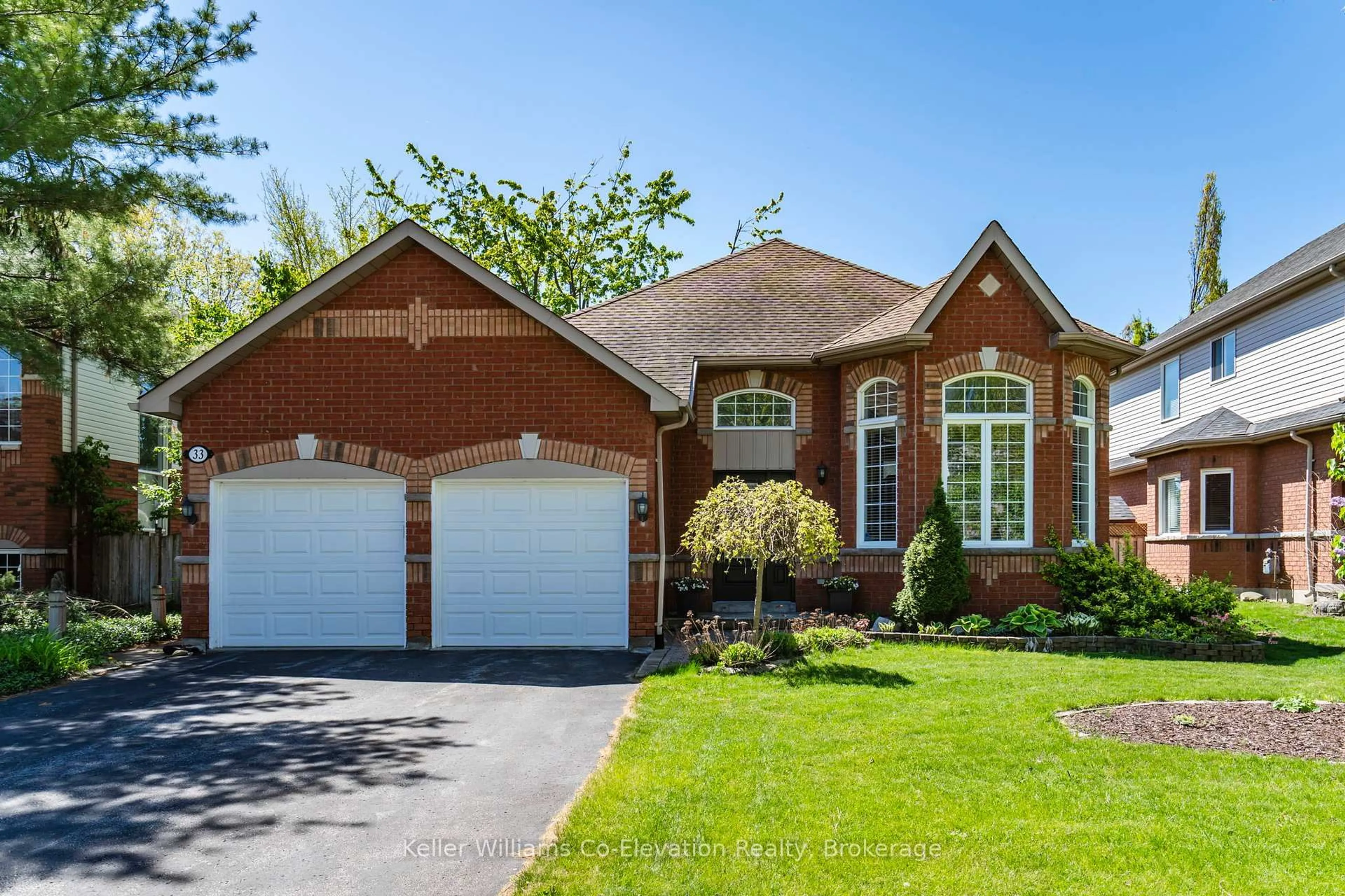 Home with brick exterior material, street for 33 Allsop Cres, Barrie Ontario L4N 8T7
