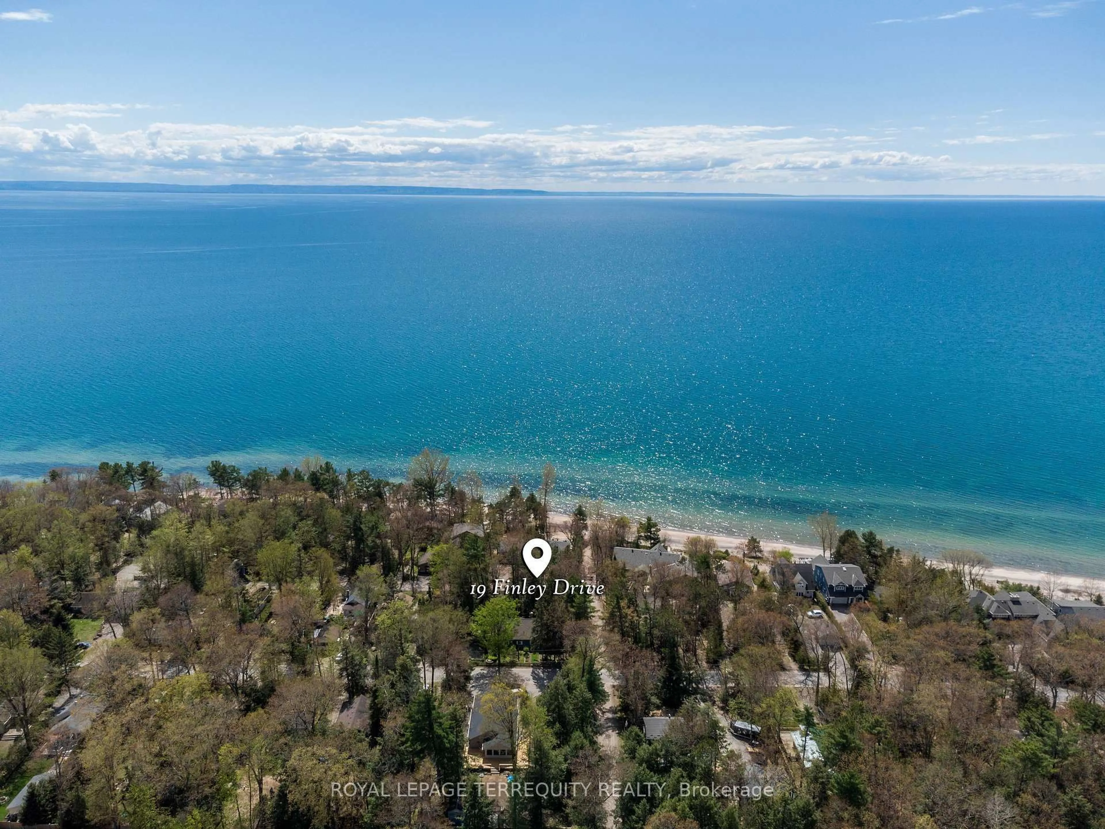 A pic from outside/outdoor area/front of a property/back of a property/a pic from drone, water/lake/river/ocean view for 19 Finley Dr, Tiny Ontario L0L 2J0
