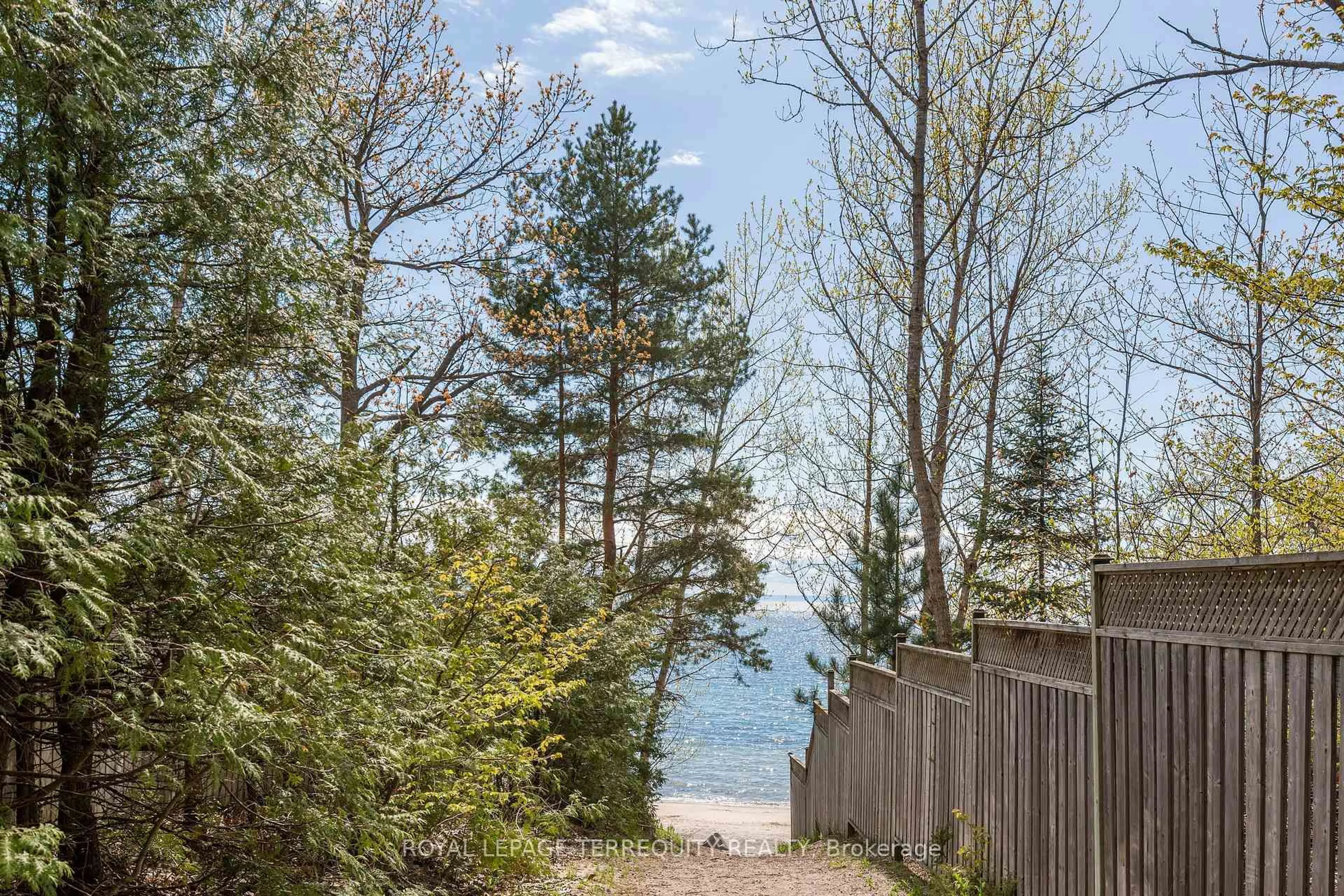 Patio, forest/trees view for 19 Finley Dr, Tiny Ontario L0L 2J0