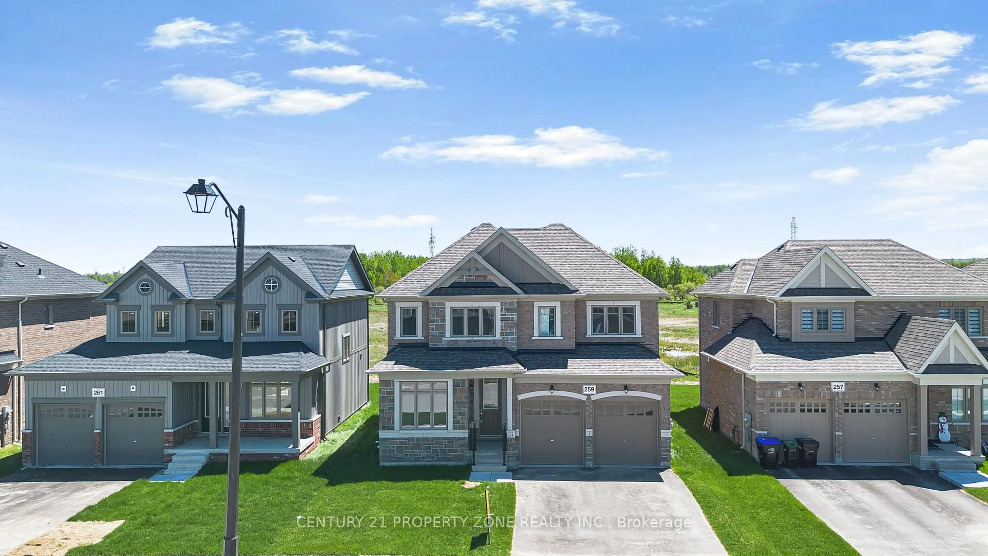A pic from outside/outdoor area/front of a property/back of a property/a pic from drone, street for 259 Duncan St, Clearview Ontario L0M 1S0