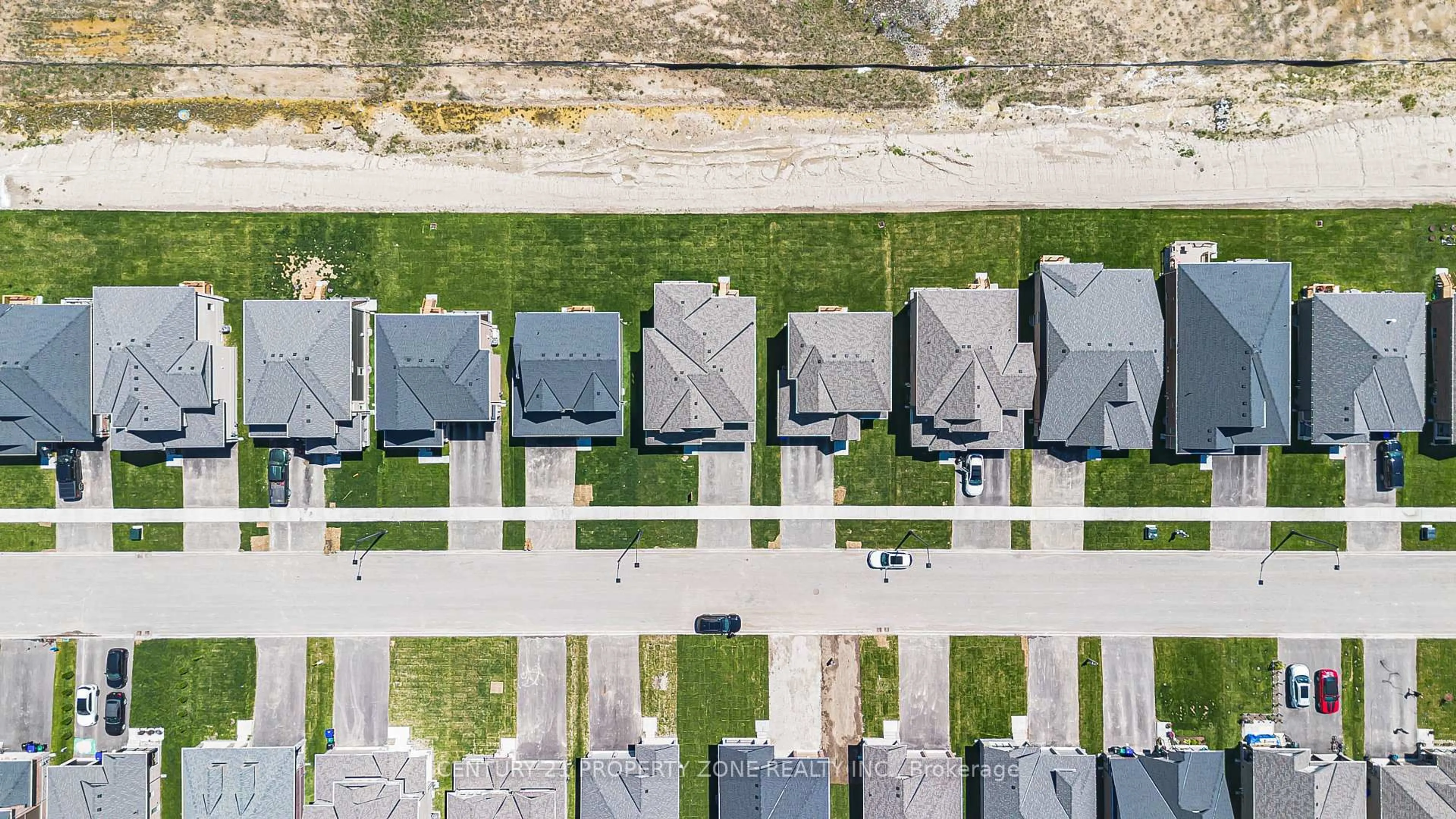 A pic from outside/outdoor area/front of a property/back of a property/a pic from drone, street for 259 Duncan St, Clearview Ontario L0M 1S0