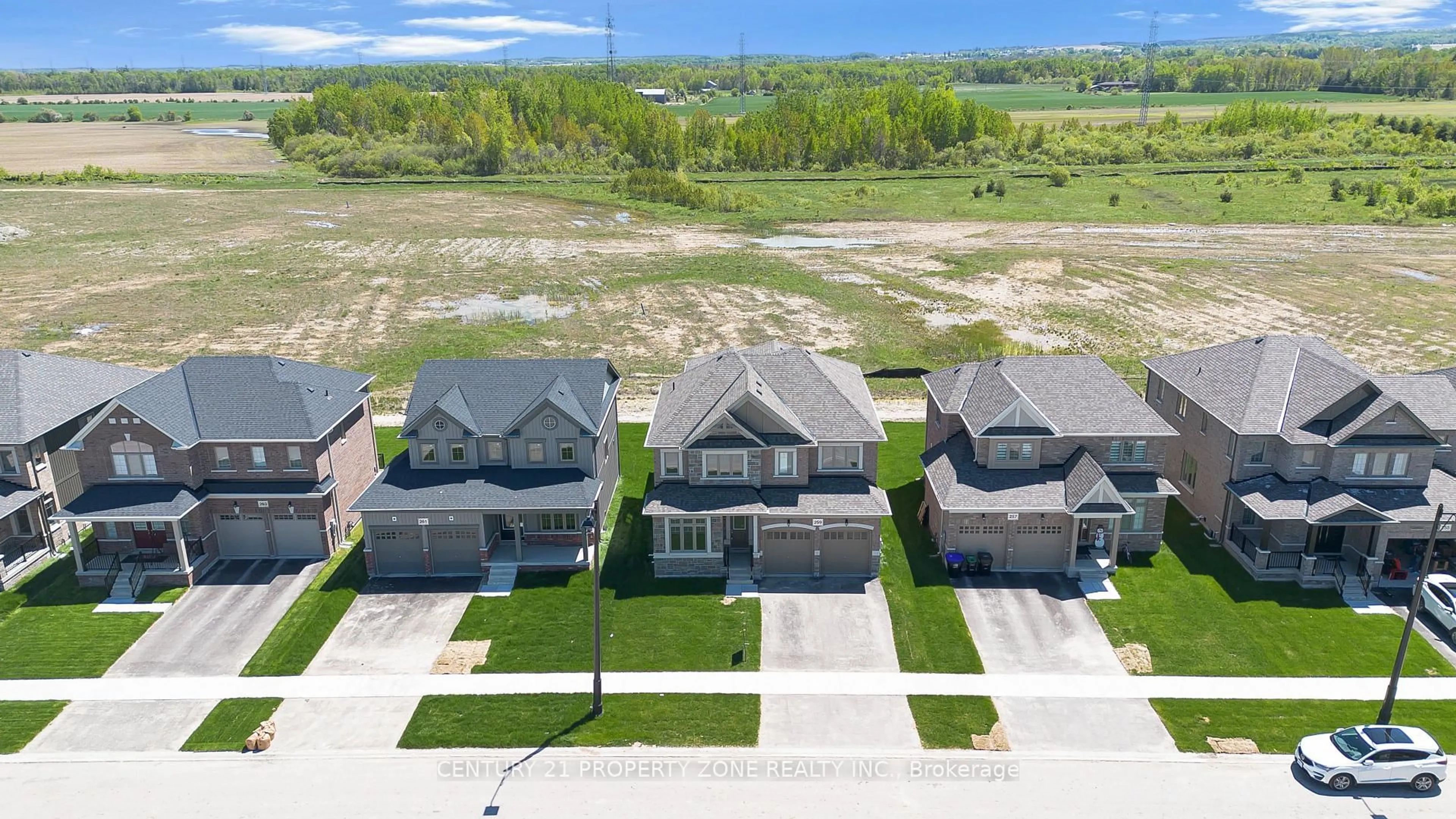A pic from outside/outdoor area/front of a property/back of a property/a pic from drone, unknown for 259 Duncan St, Clearview Ontario L0M 1S0