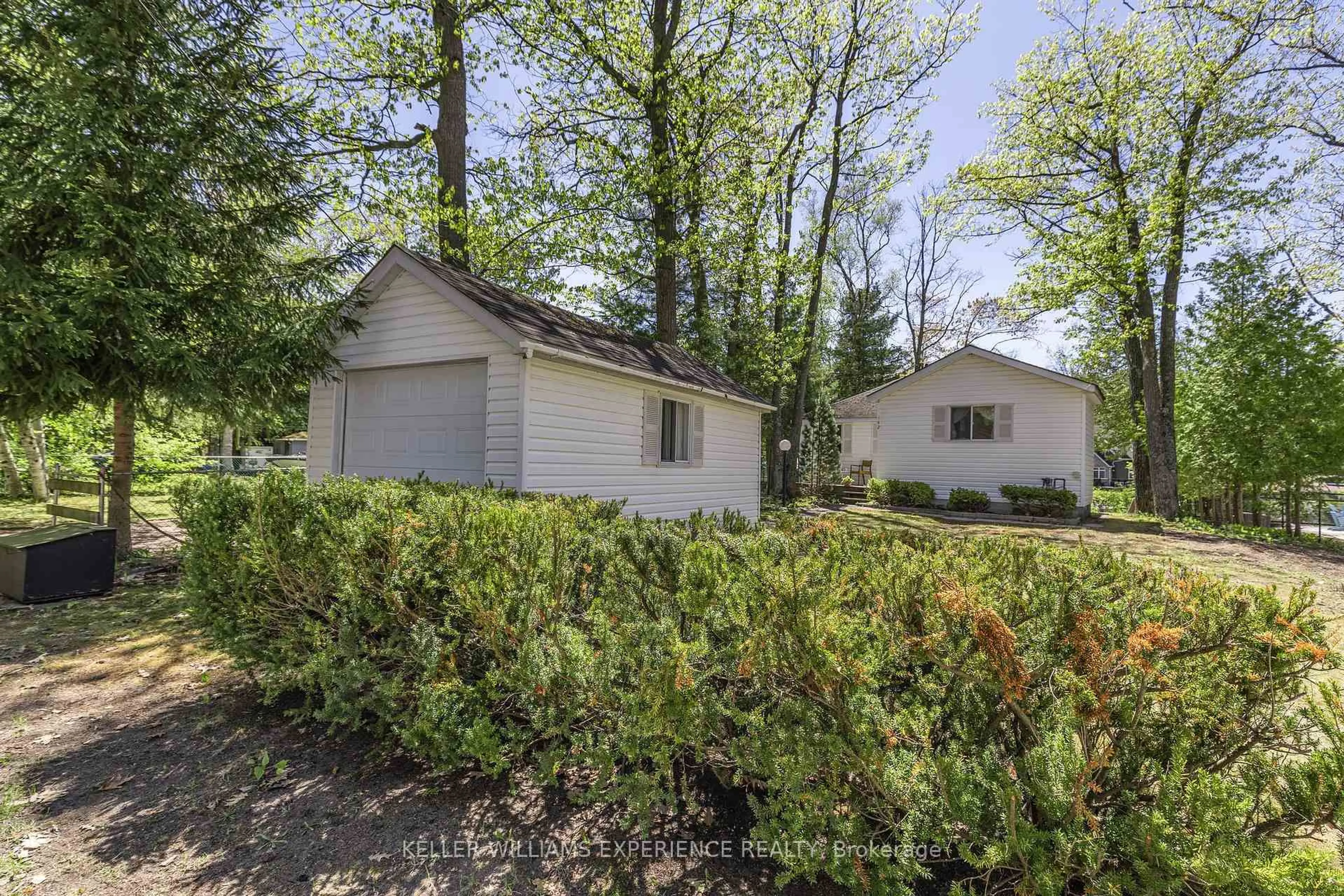 Unknown for 142 32nd St, Wasaga Beach Ontario L9Z 2S4