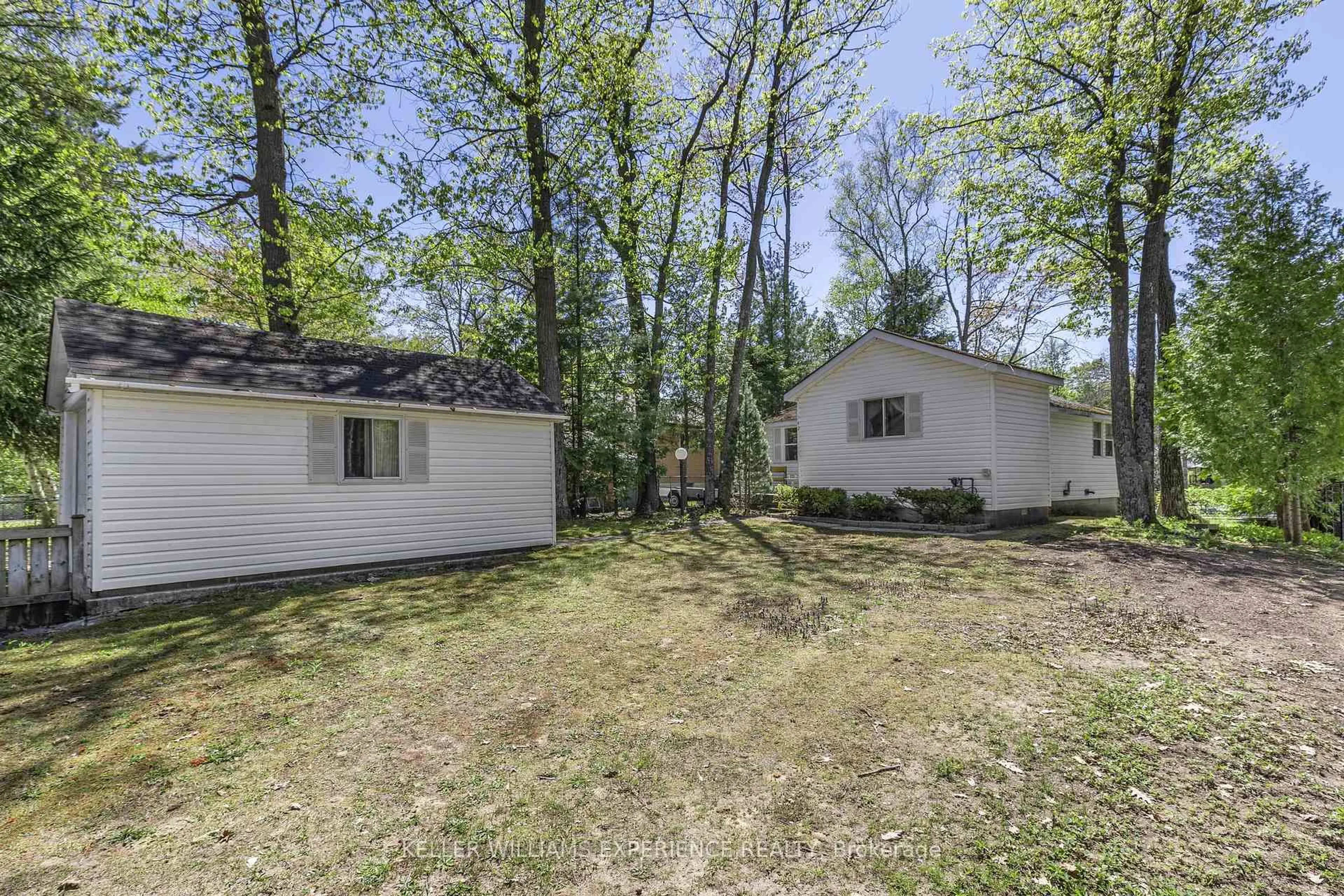 Unknown for 142 32nd St, Wasaga Beach Ontario L9Z 2S4