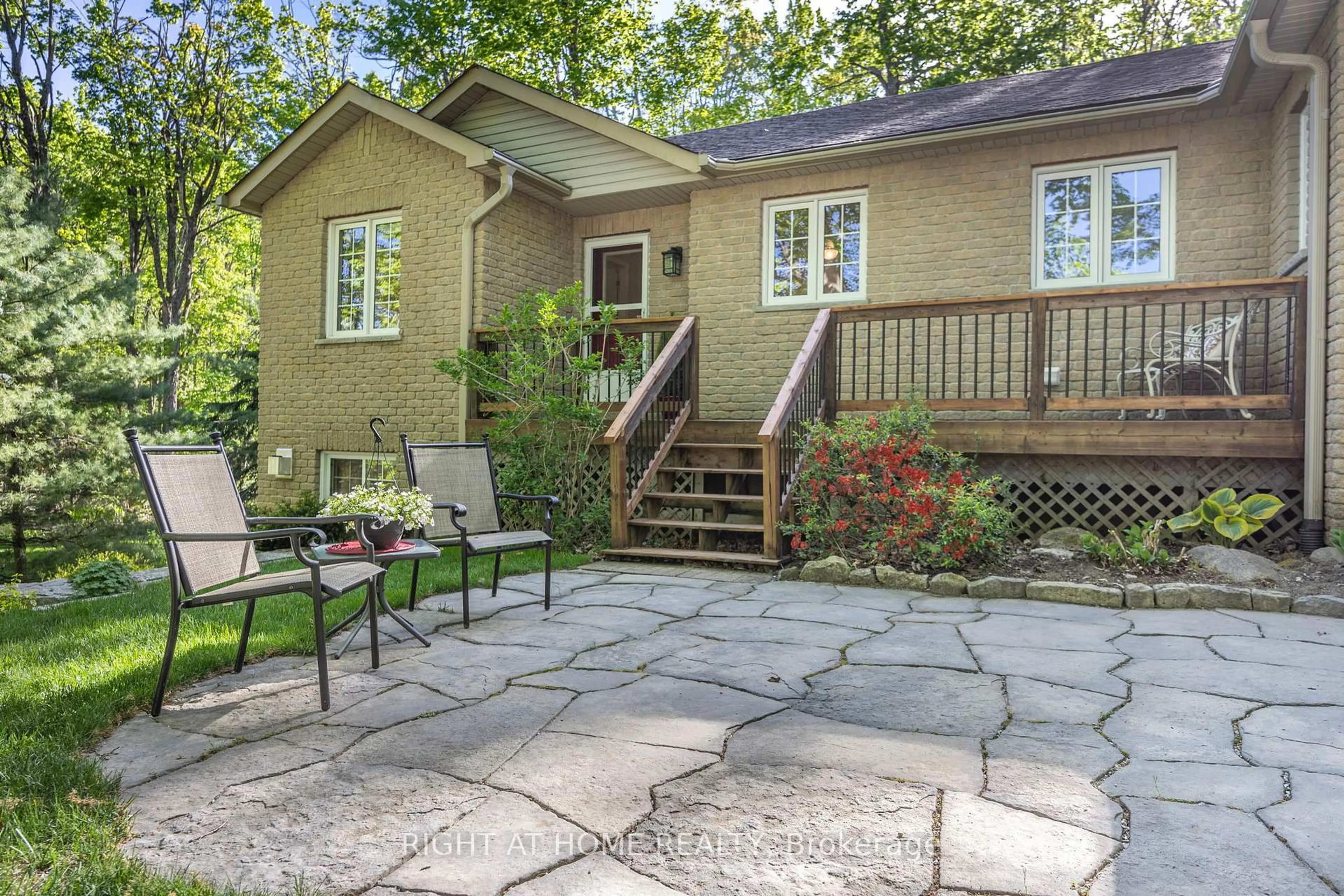 Patio, street for 3328 Line 6 Line, Oro-Medonte Ontario L0K 1E0