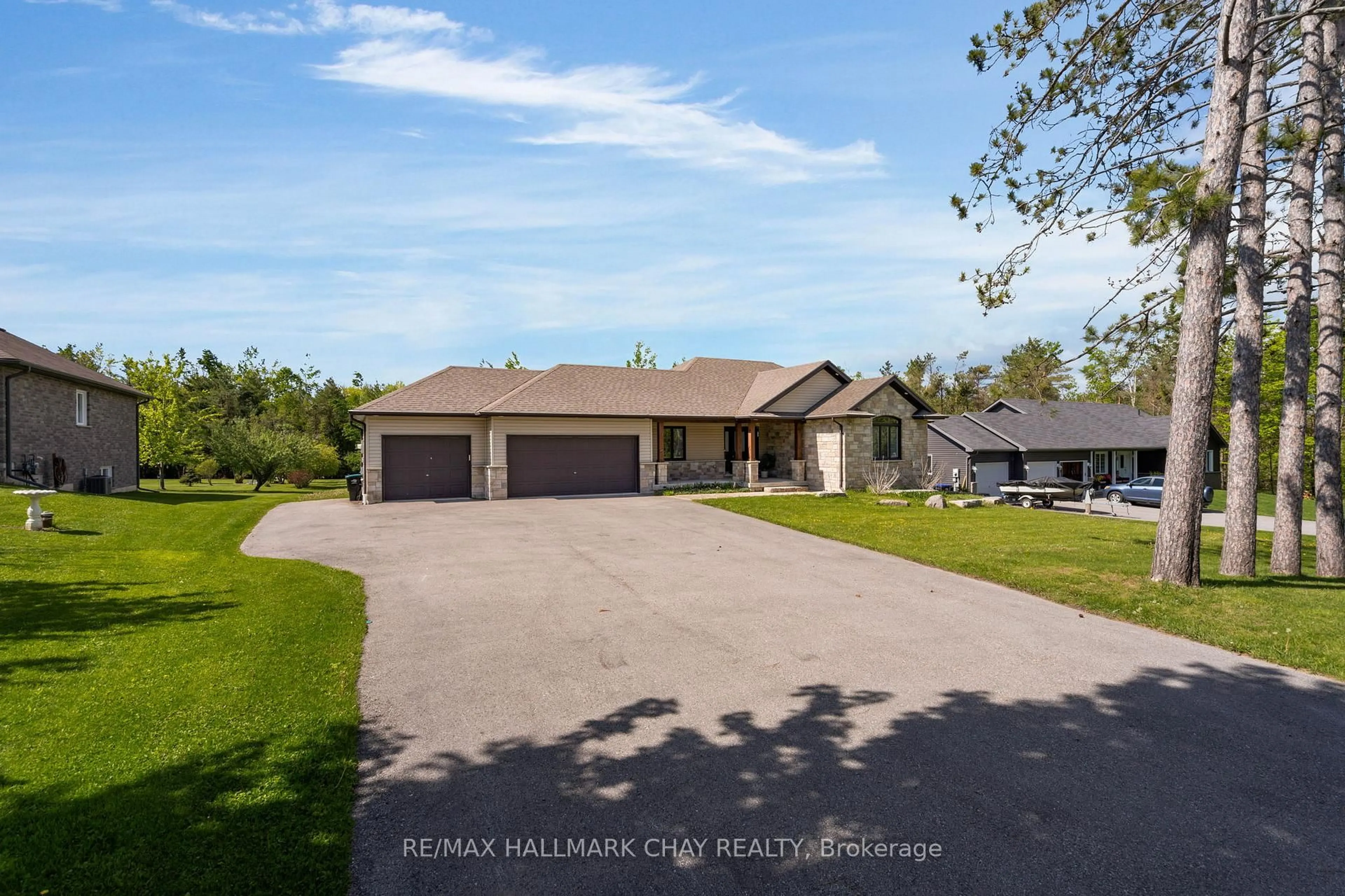 A pic from outside/outdoor area/front of a property/back of a property/a pic from drone, water/lake/river/ocean view for 2052 MARCHMONT Rd, Severn Ontario L3V 6H2