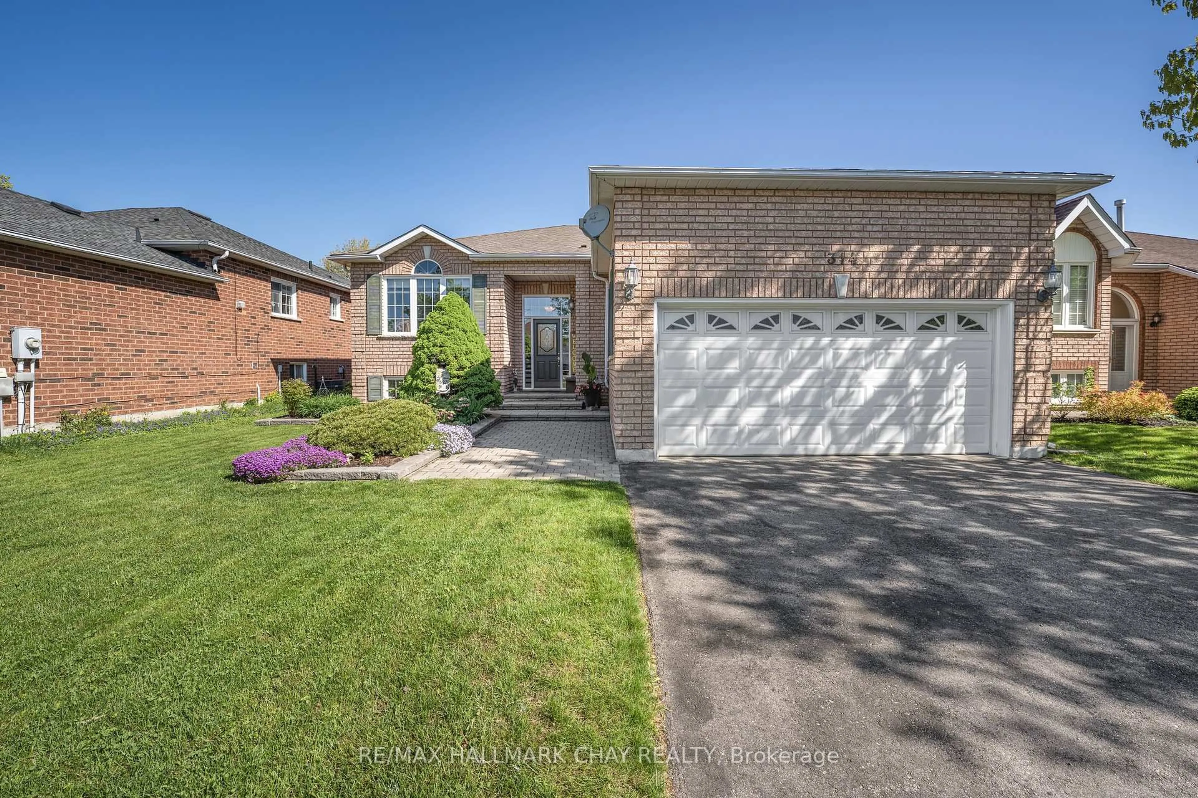 Home with brick exterior material, street for 314 Harvie Rd, Barrie Ontario L4N 8H1