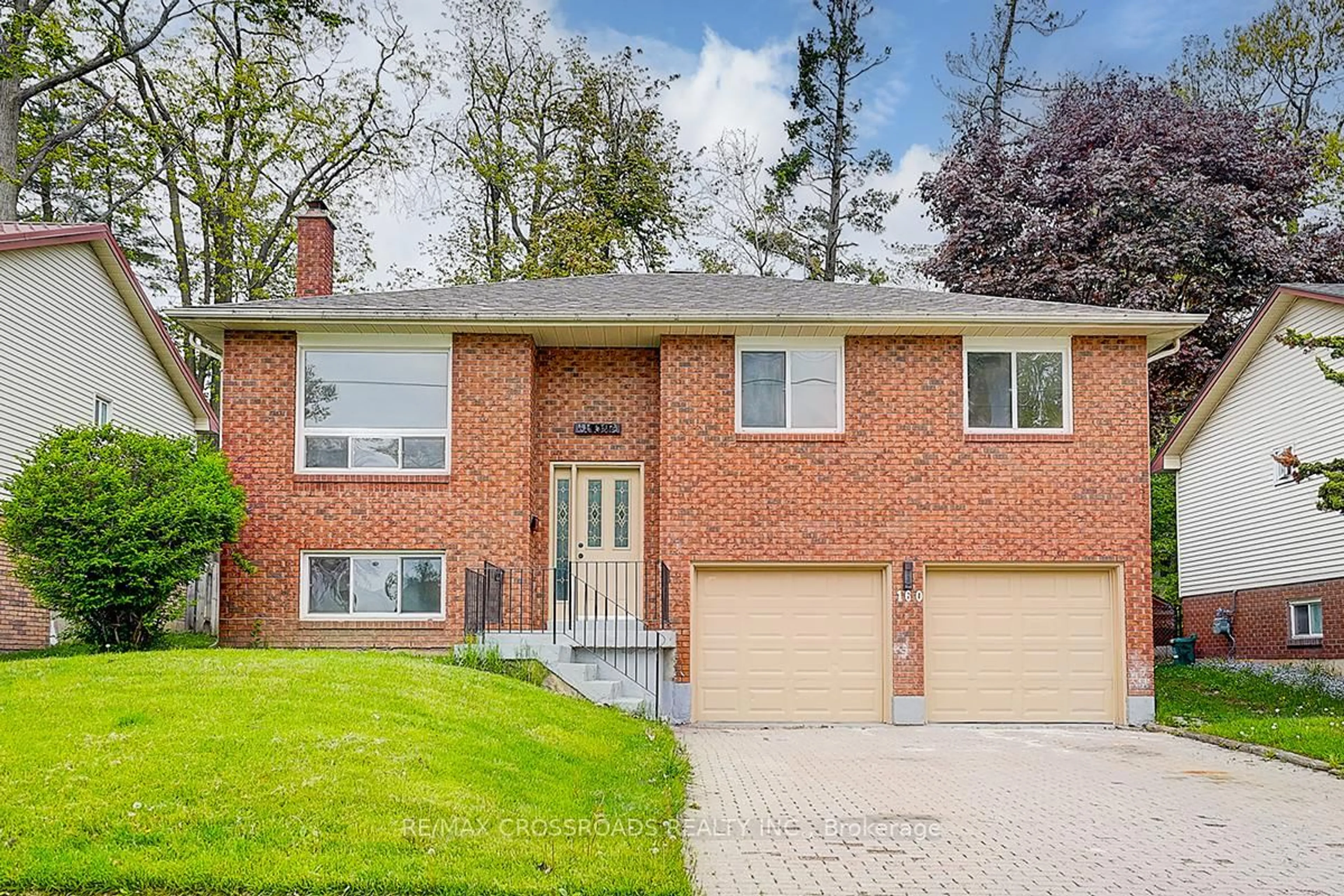 Home with brick exterior material, street for 160 letitia St, Barrie Ontario L4N 1P5