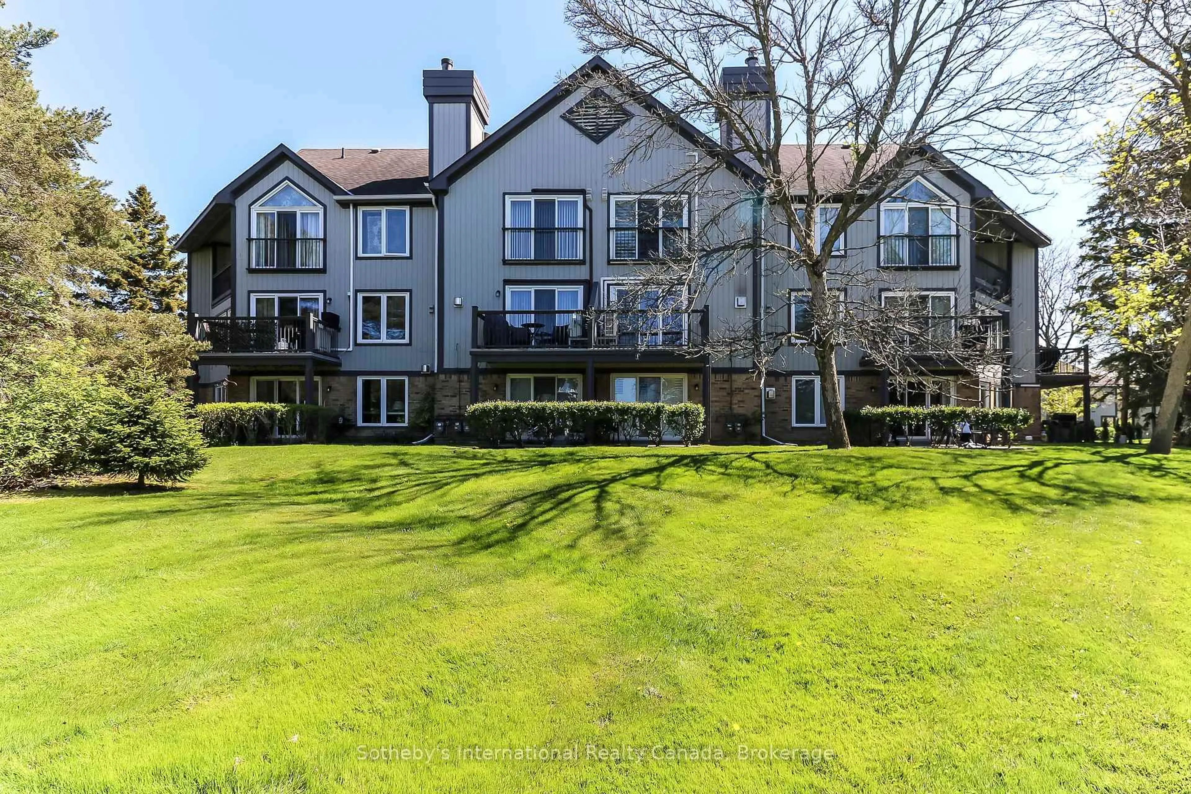 A pic from outside/outdoor area/front of a property/back of a property/a pic from drone, water/lake/river/ocean view for 348 Mariners Way, Collingwood Ontario L9Y 5C7