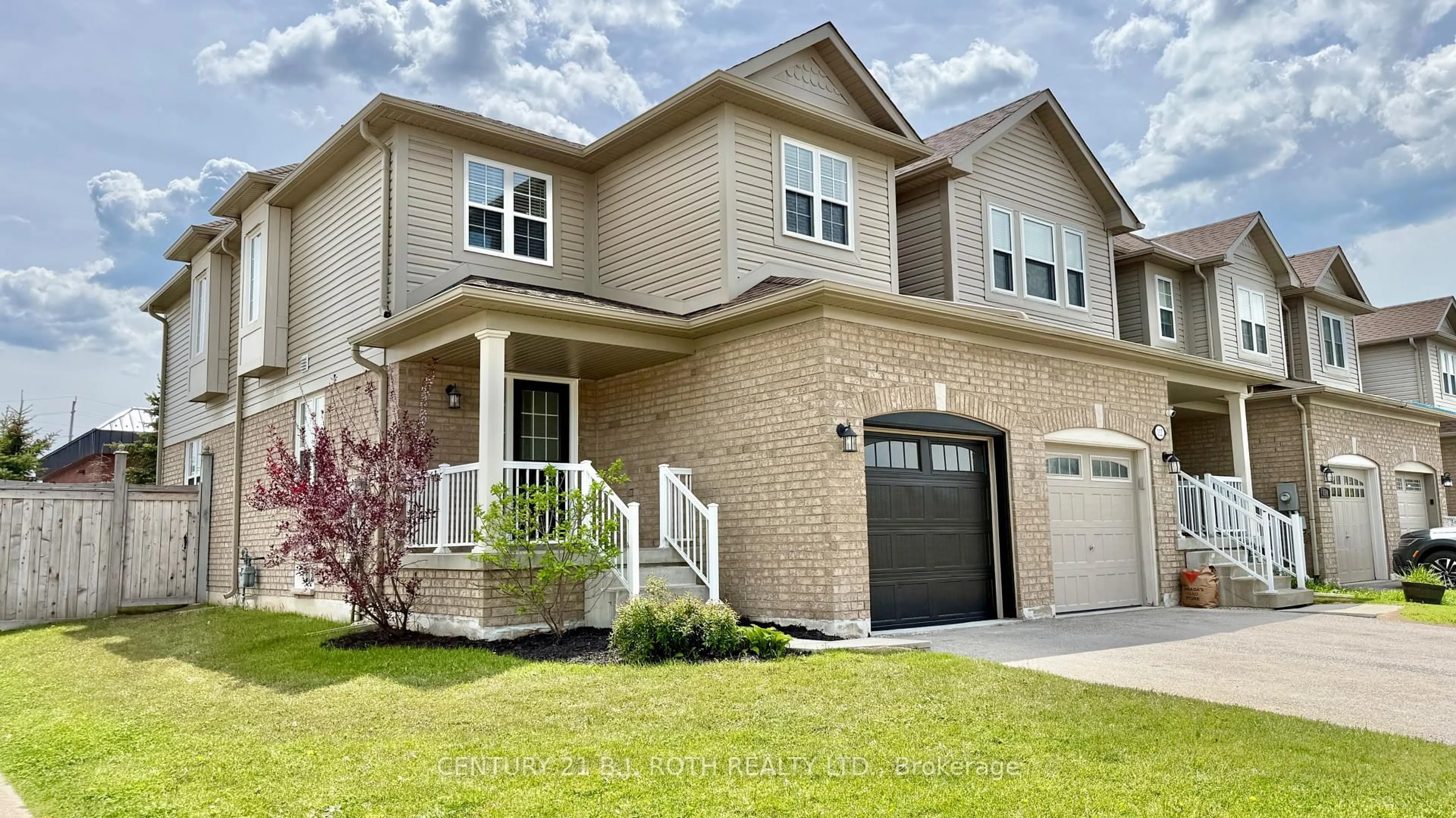 Home with brick exterior material, street for 114 Majesty Blvd, Barrie Ontario L4M 0E5