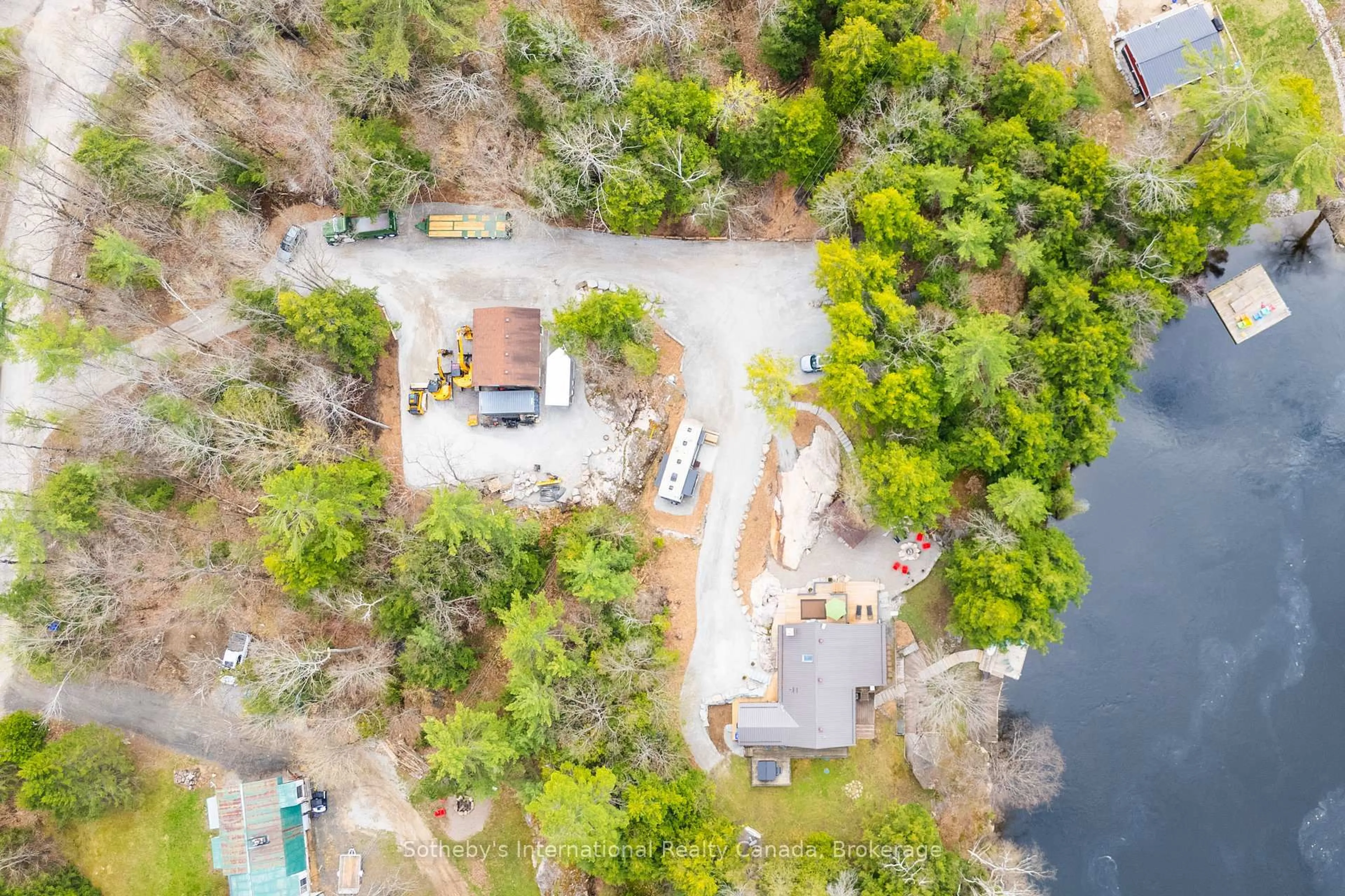 A pic from outside/outdoor area/front of a property/back of a property/a pic from drone, water/lake/river/ocean view for 5270 Dean Tr, Severn Ontario L0K 2B0
